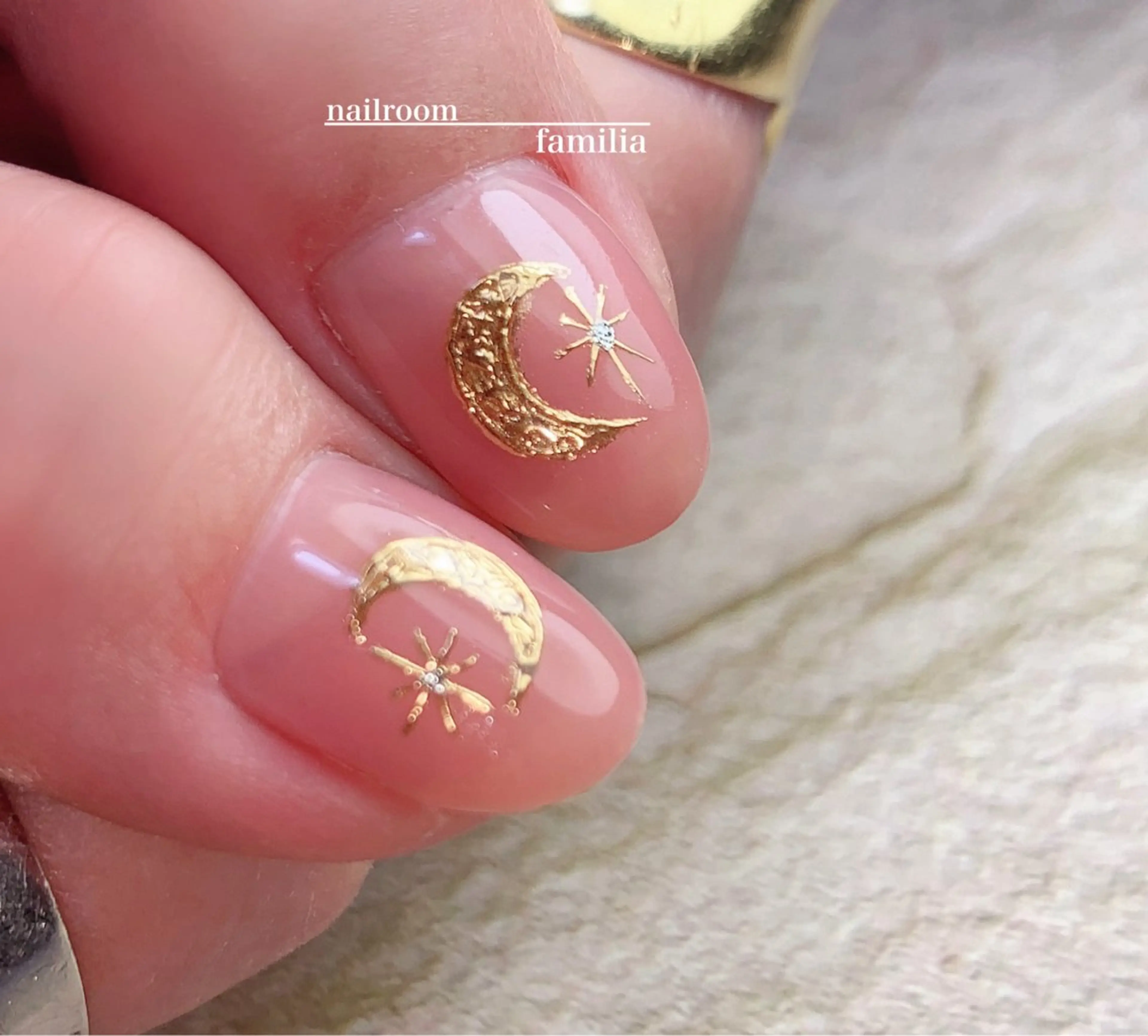 ネイル ミラーネイル ハンドネイル -nailroom- familiaのネイルデザイン