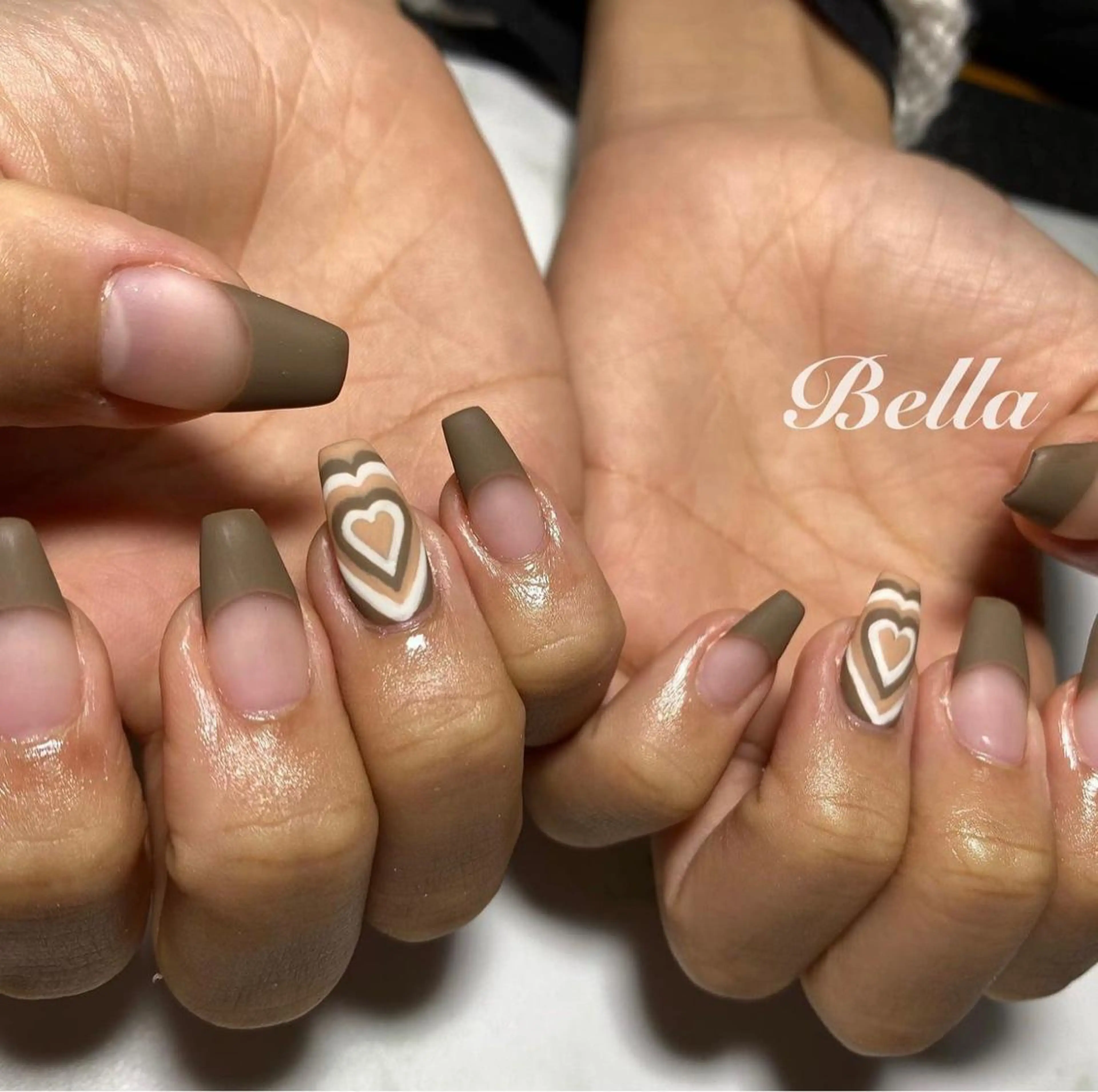 ネイル 𝑩𝒆𝒍𝒍𝒂 𝒏𝒂𝒊𝒍のネイルデザイン