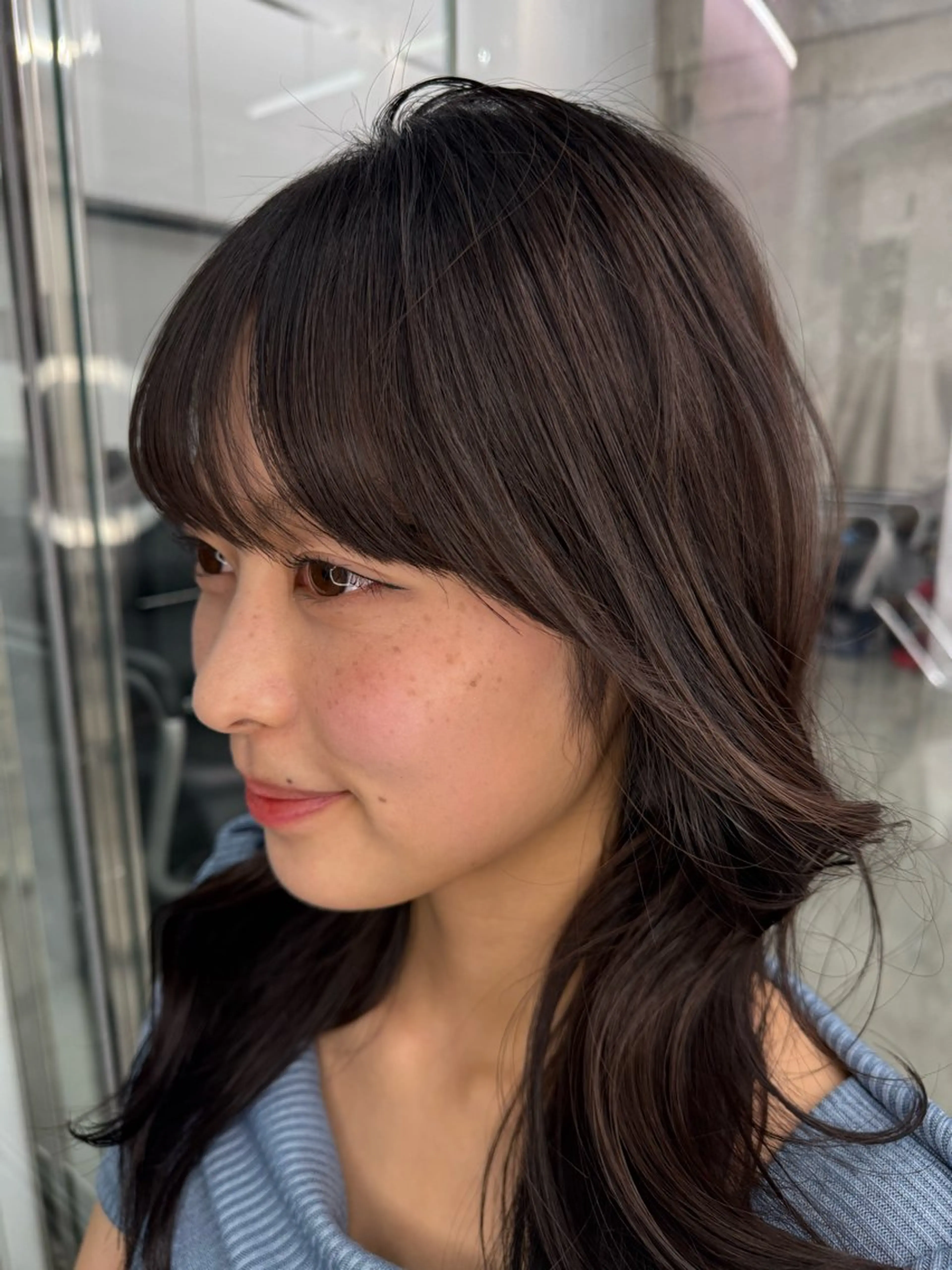 ロング 【顔まわりレイヤー透 明感カラー今崎太河】のヘアスタイル