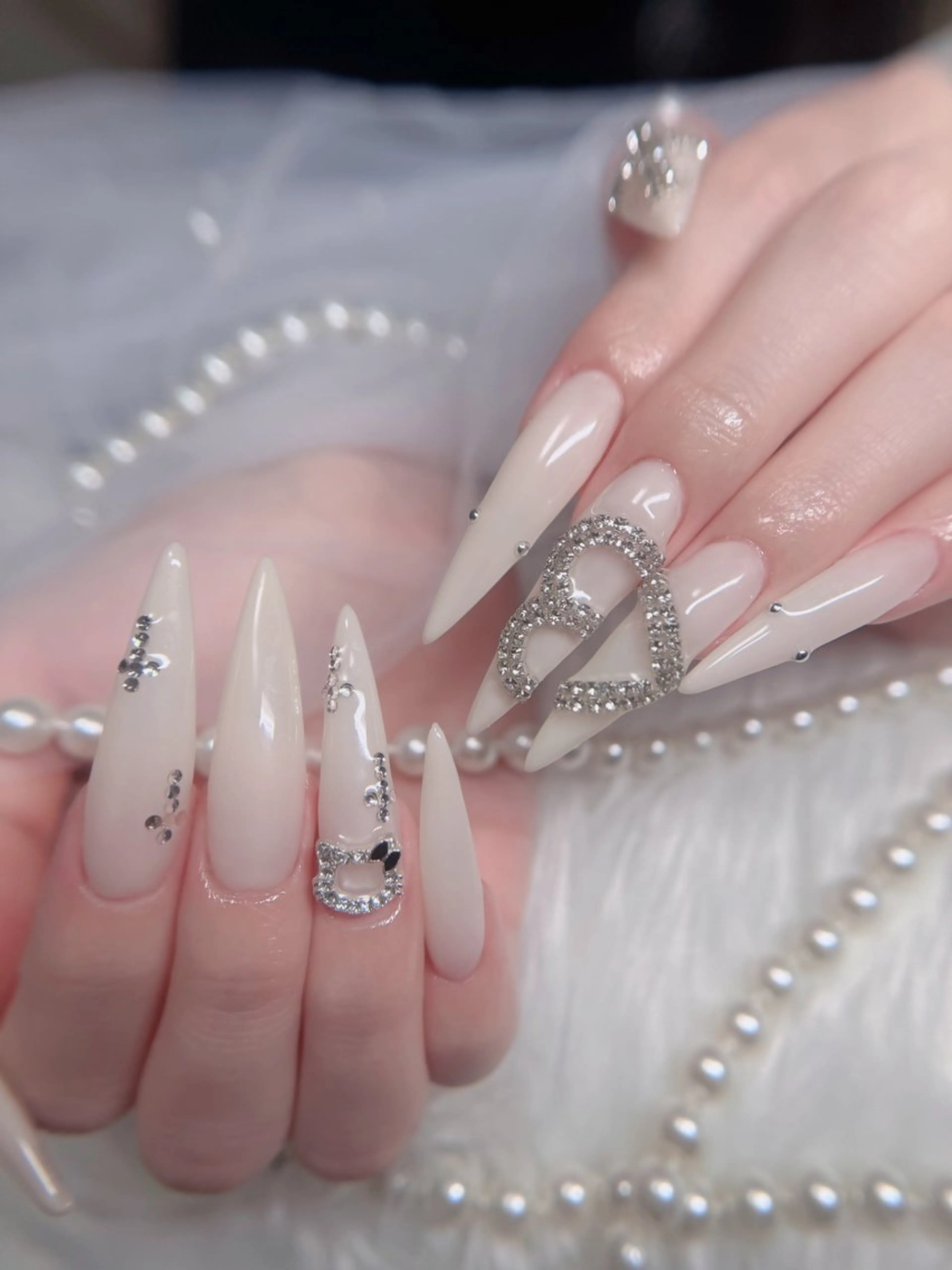 ネイル オーロラネイル フレンチネイル ジェルネイル ハロウィン キラキラネイル ハンドネイル H.baby Nail Salonのネイルデザイン