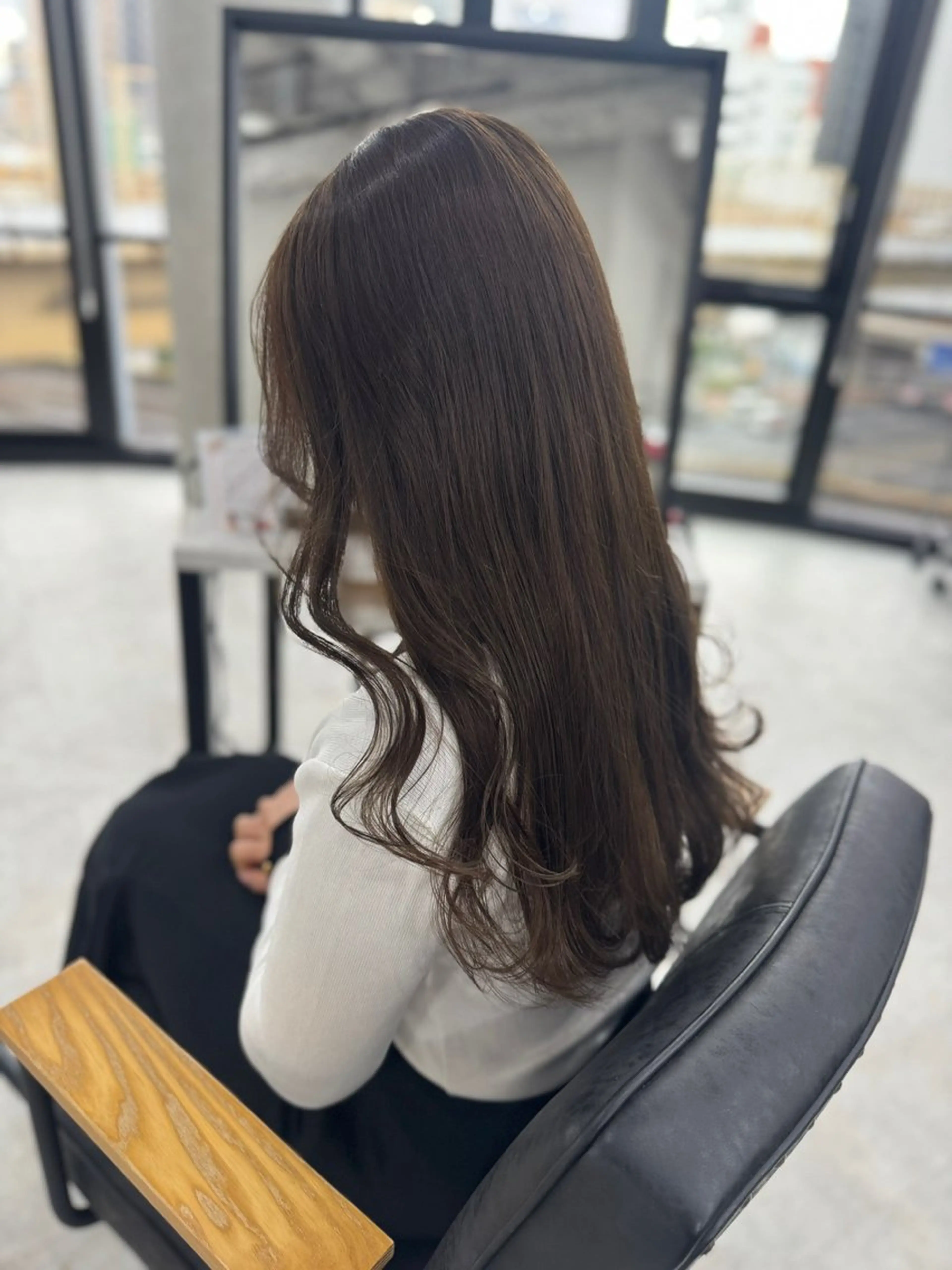 ロング カラー ベージュカラー ブリーチ ブラウンカラー 透明感カラー ダブルカラー 赤み無し柔らかカラー 【梅田】madokaのヘアスタイル