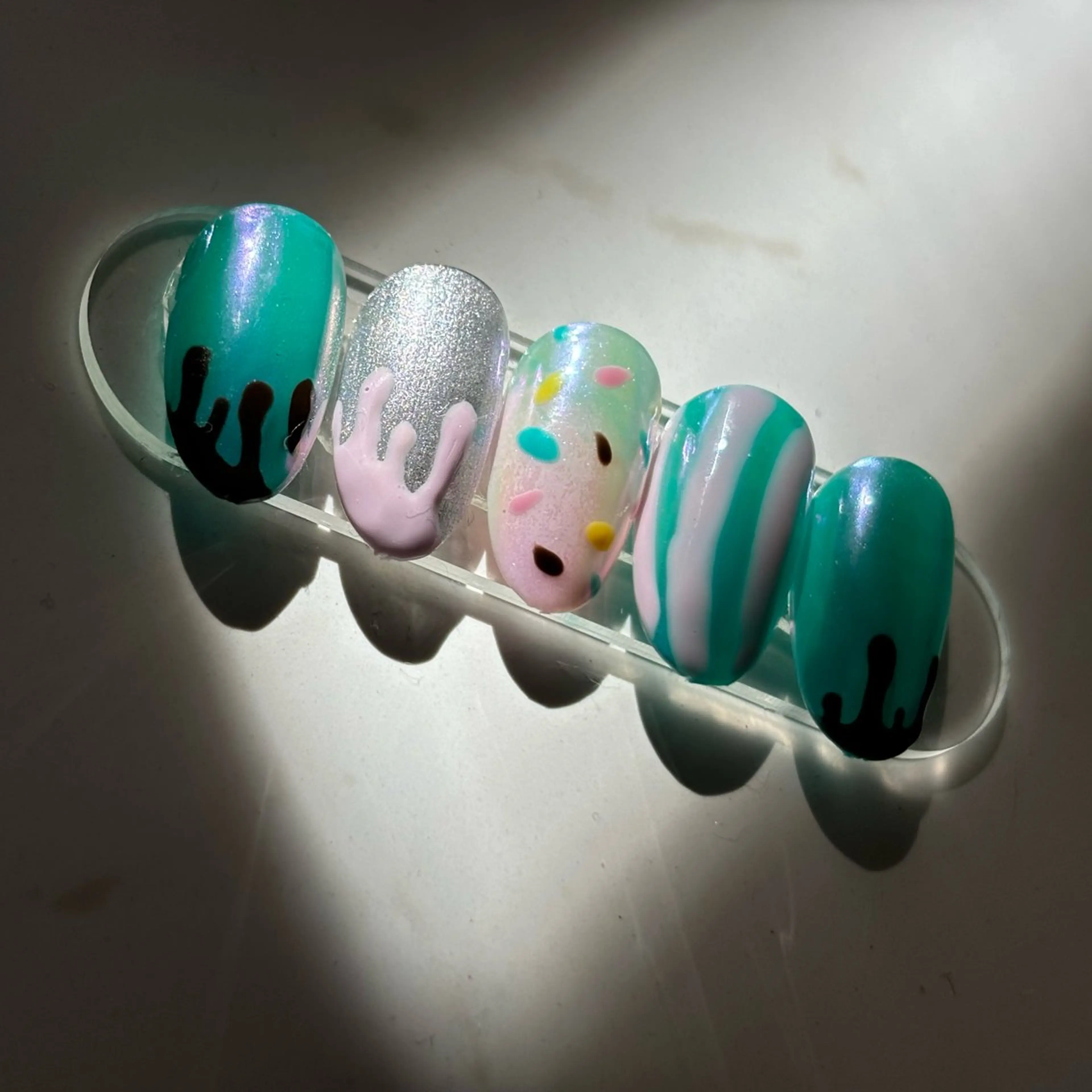 ネイル BeautifulA 🌈🍭💜のネイルデザイン