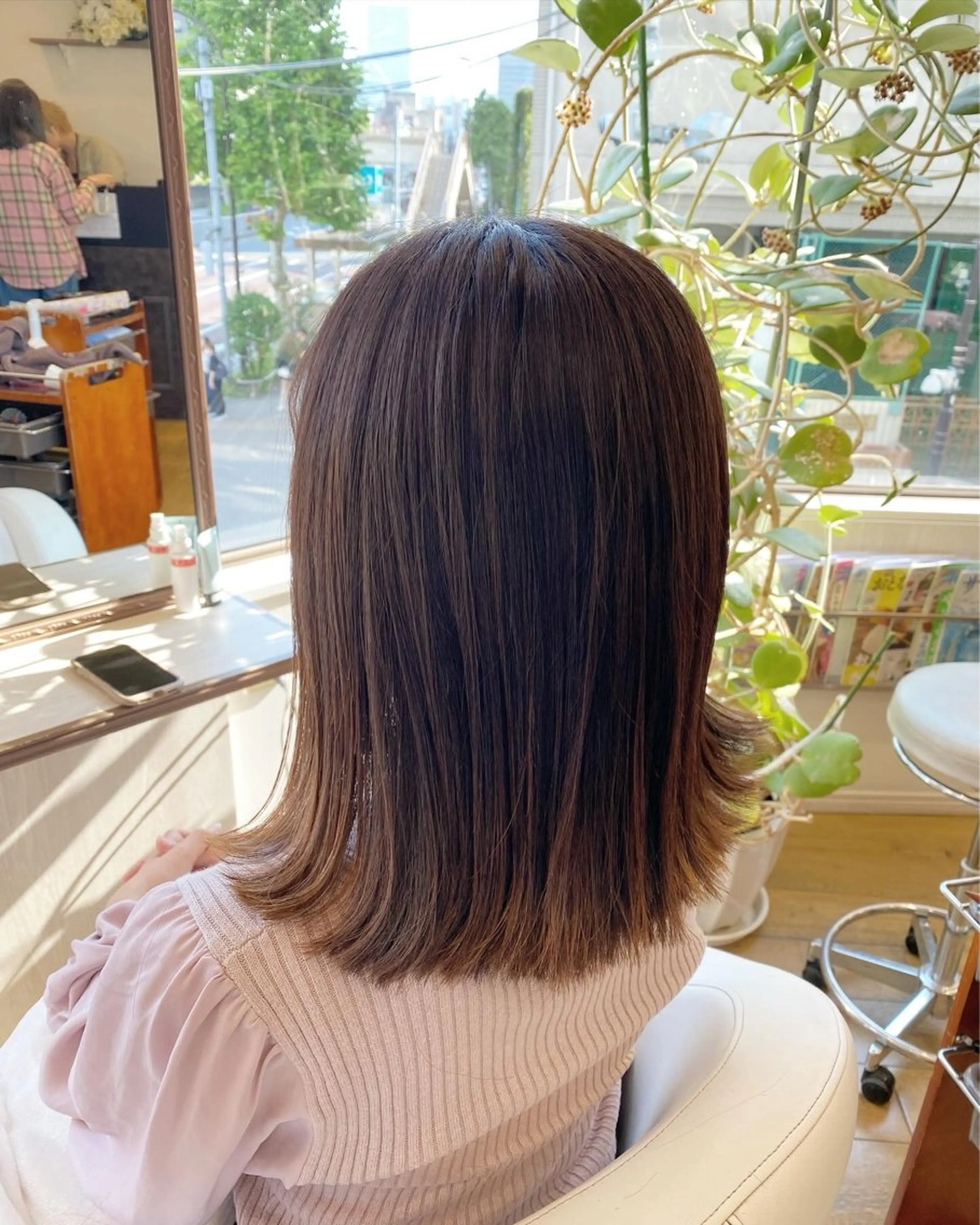 ミディアム カット 縮毛矯正 艶感🫧透明感カラー YUKARIのヘアスタイル