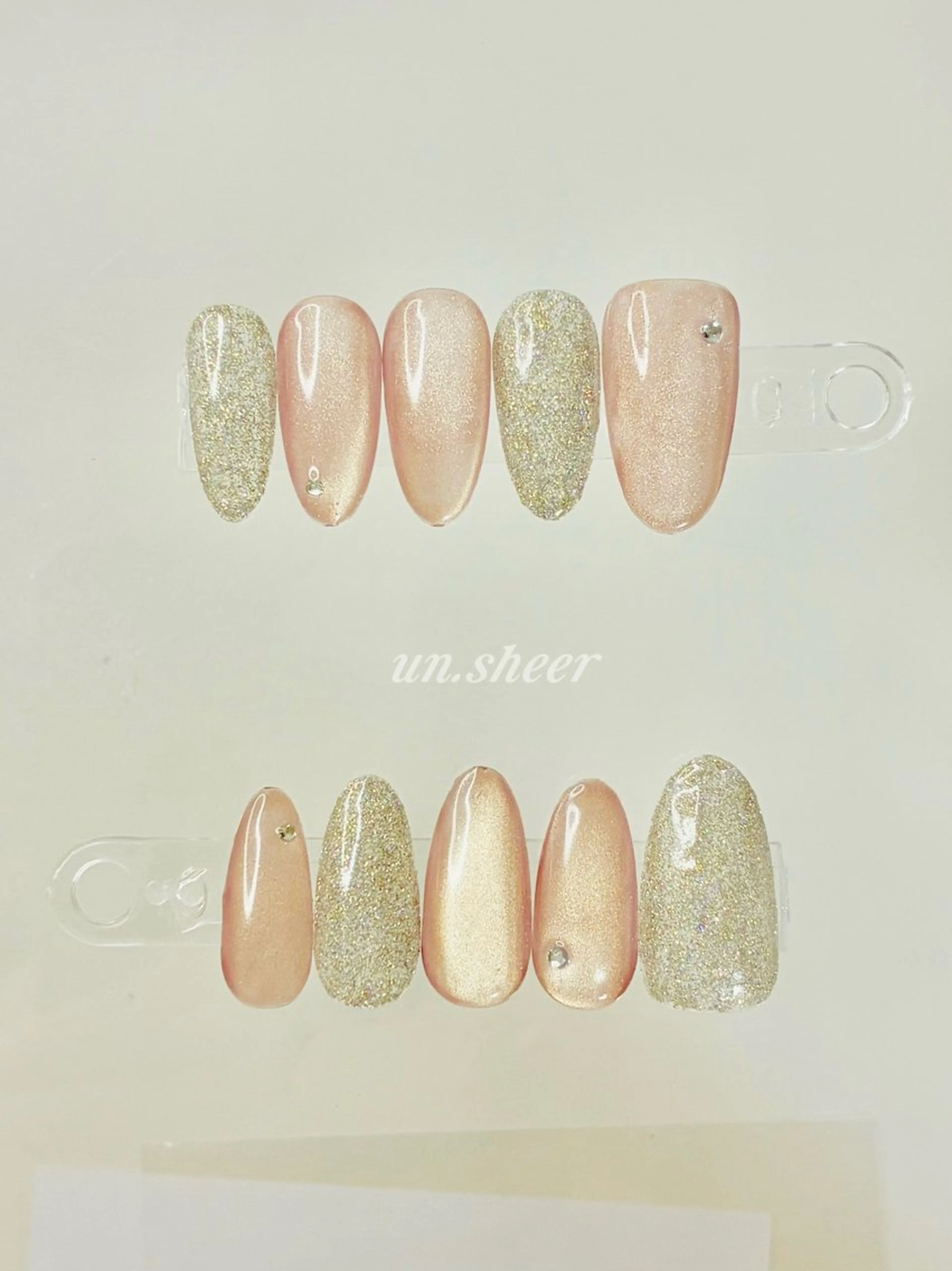 ネイル ゴールド ラメ(グリッター) ピンク シンプルネイル ハンドネイル nu.sheer honoのネイルデザイン