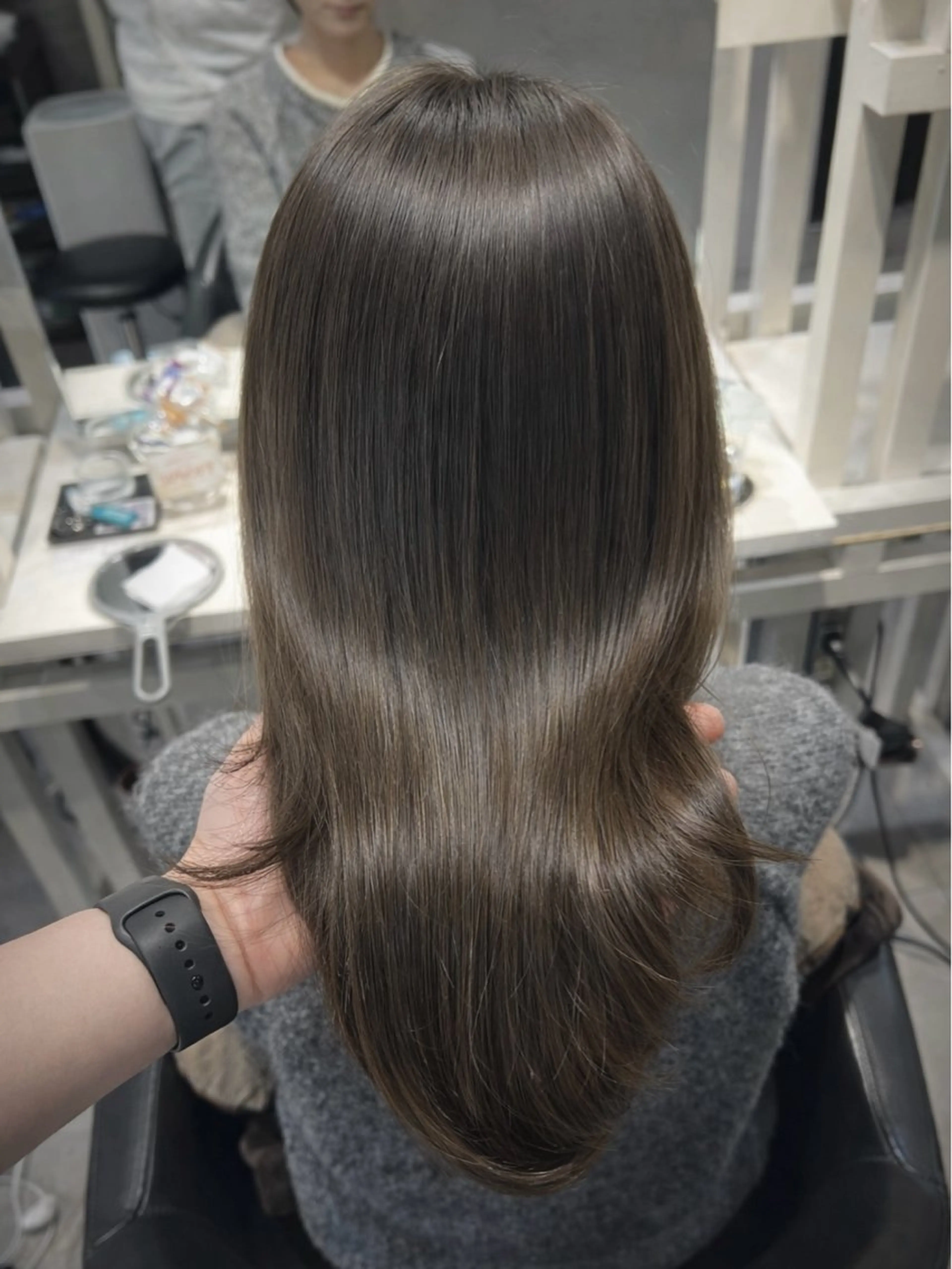 セミロング カット ヘアカラー トリートメント 韓国レイヤー× 艶透明感カラー大場のヘアスタイル