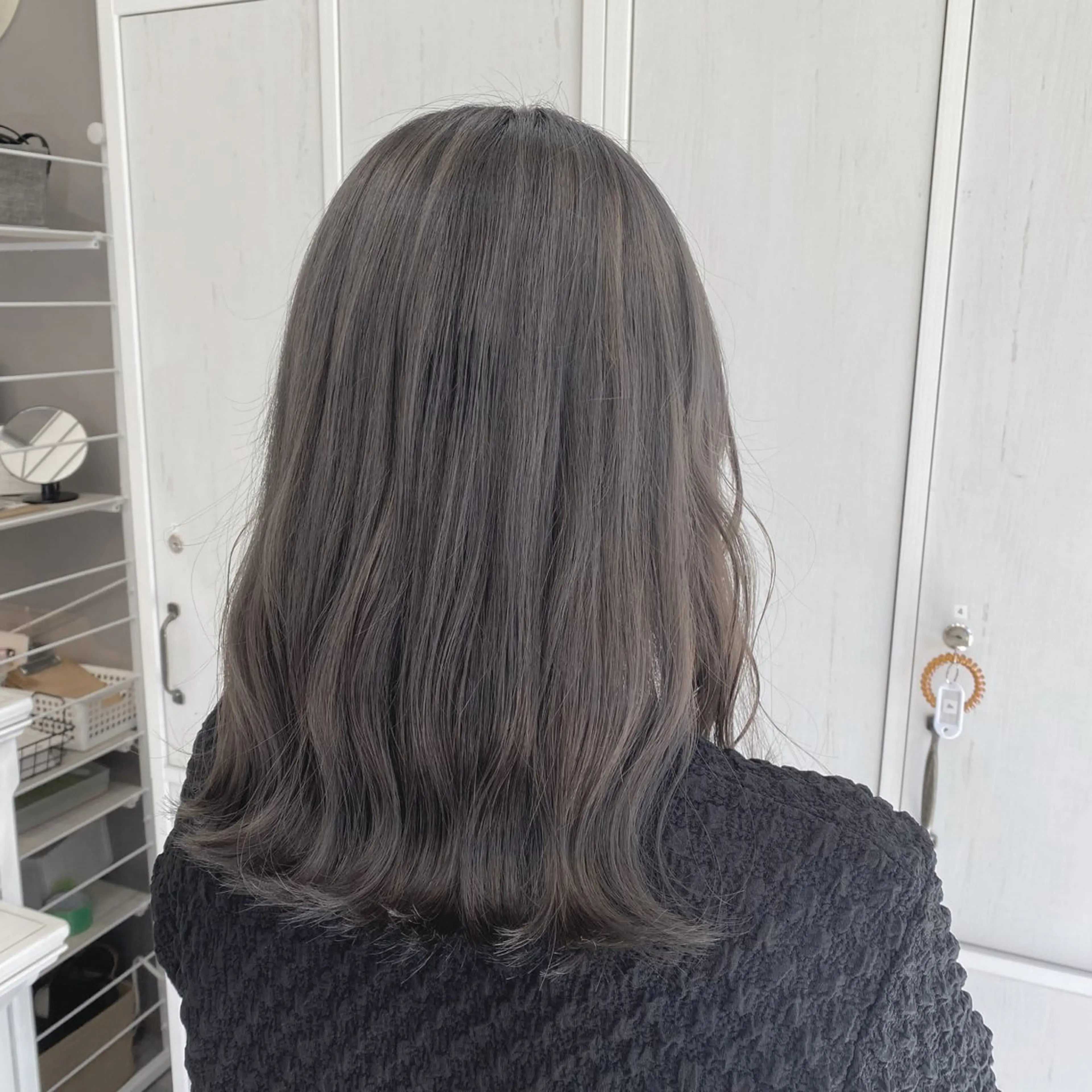 セミロング カラー 水瀬 咲夏のヘアスタイル