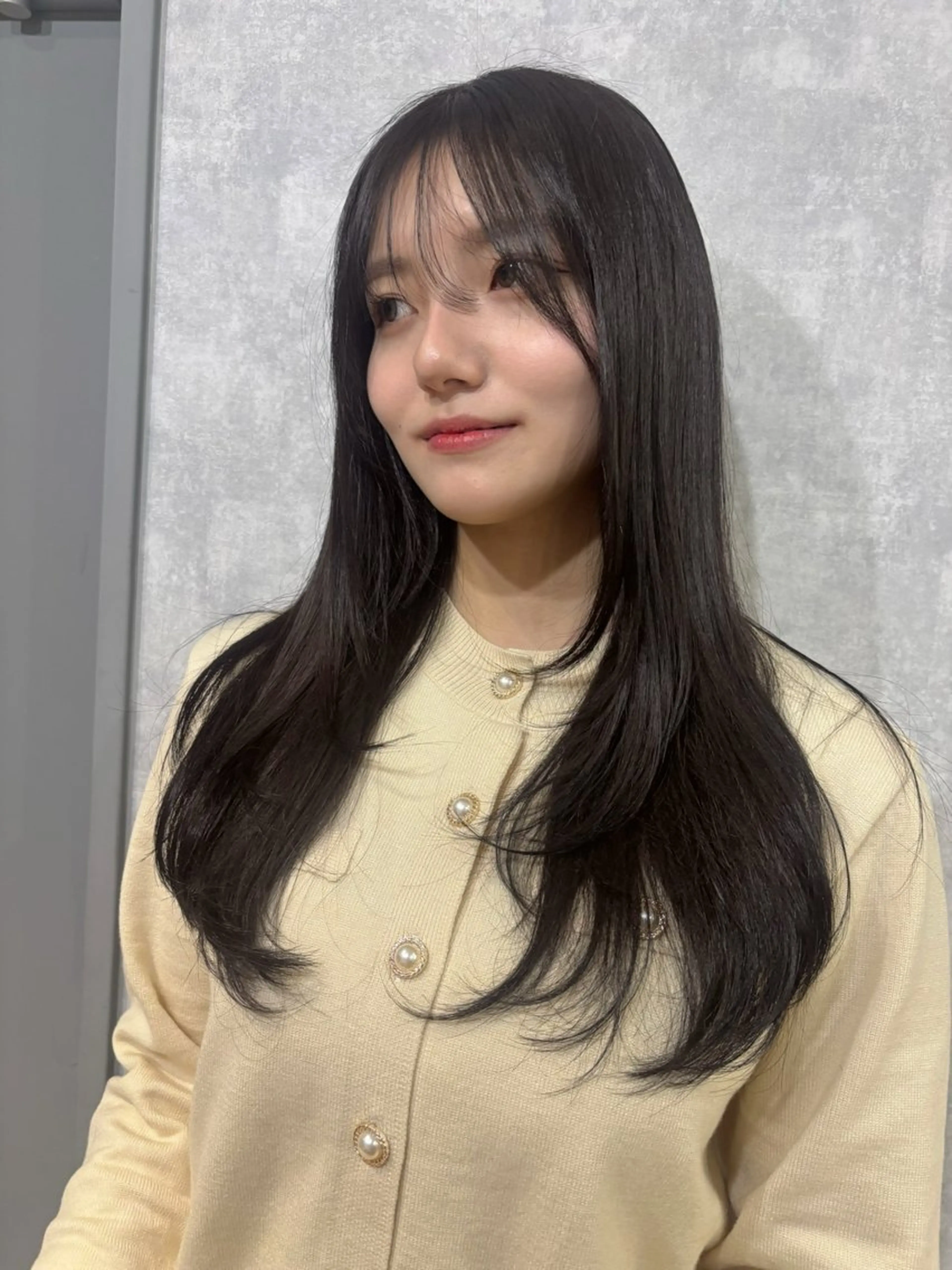 ロング 顔まわりレイヤー レイヤーカット カット ヘアカラー トリートメント 🌐NATSUMI 🌐【寒色カラー】のヘアスタイル