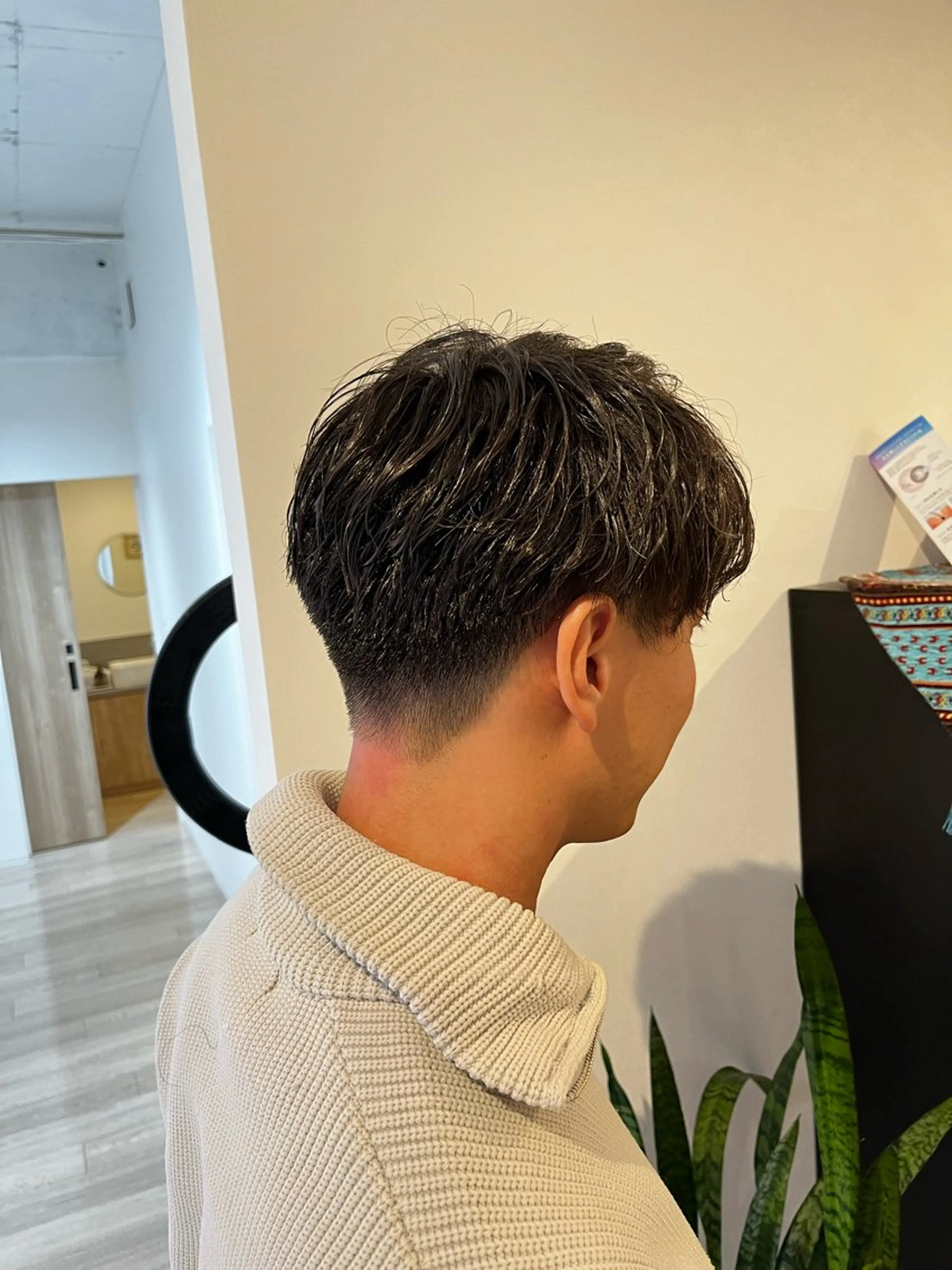 パーマ メンズ カット パーマ ケアブリーチ、パーマ 田中千隼のヘアスタイル