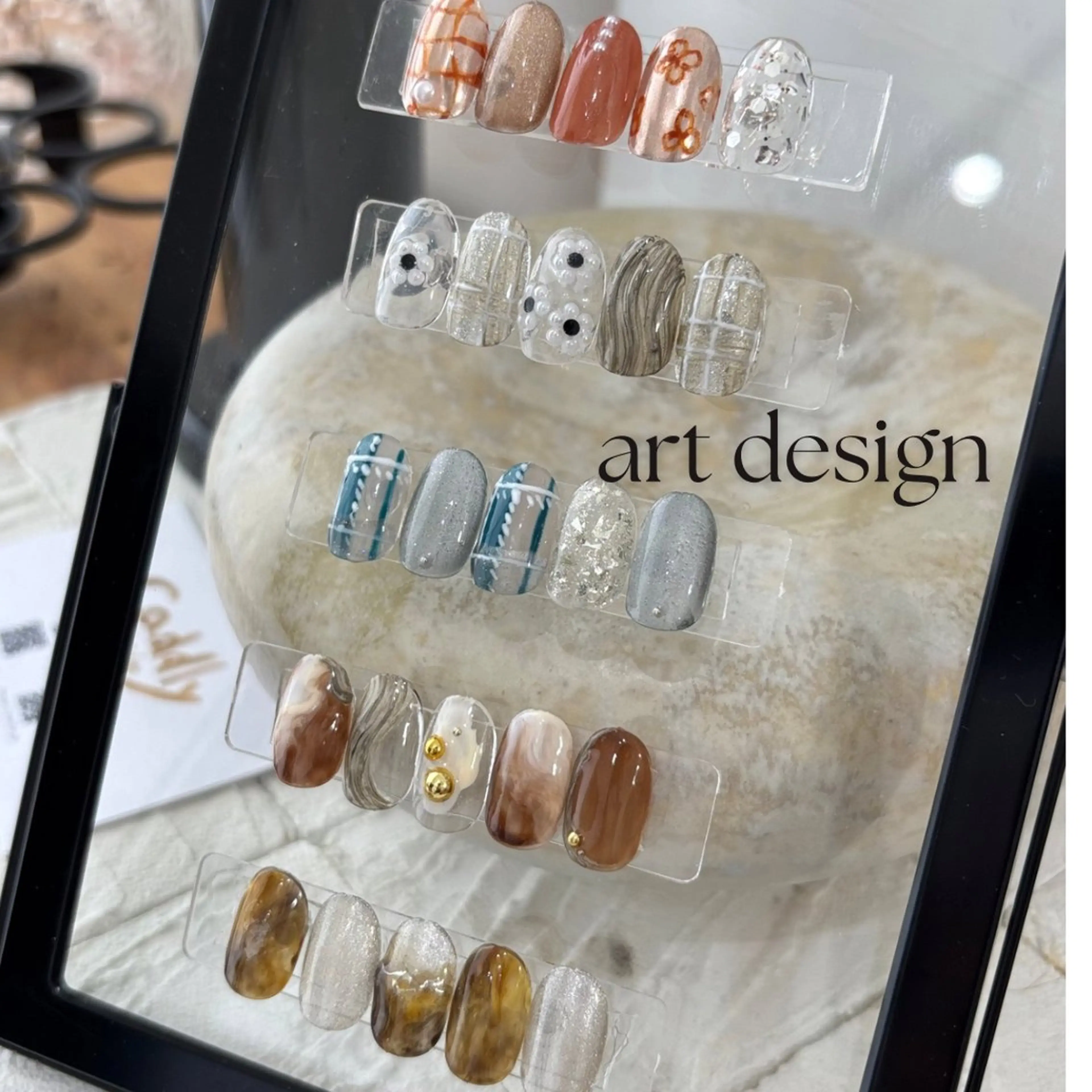 ネイル ハンドネイル caddly naoのネイルデザイン