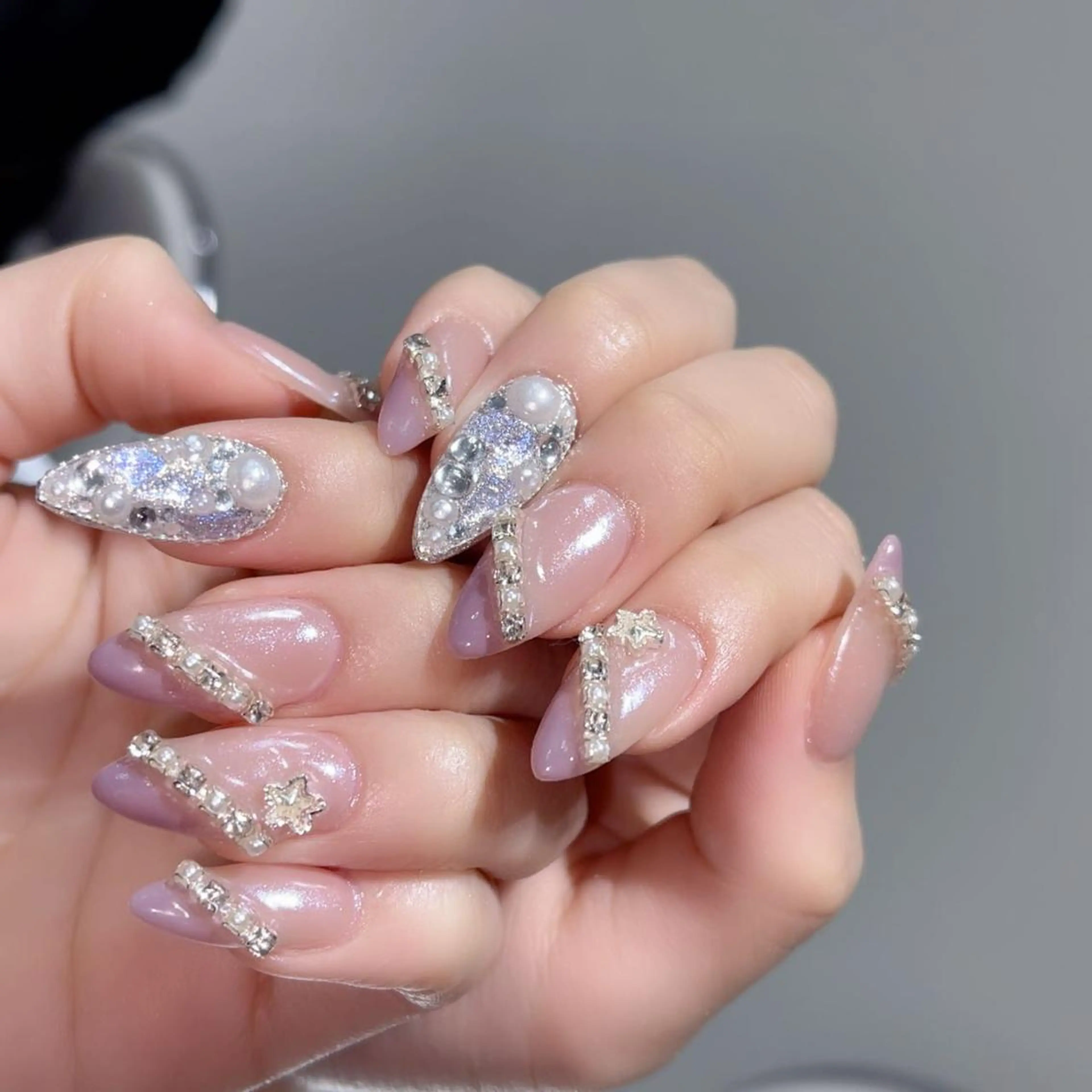 ネイル アートネイル 長さ出し ネイルチップ Queens momoのネイルデザイン