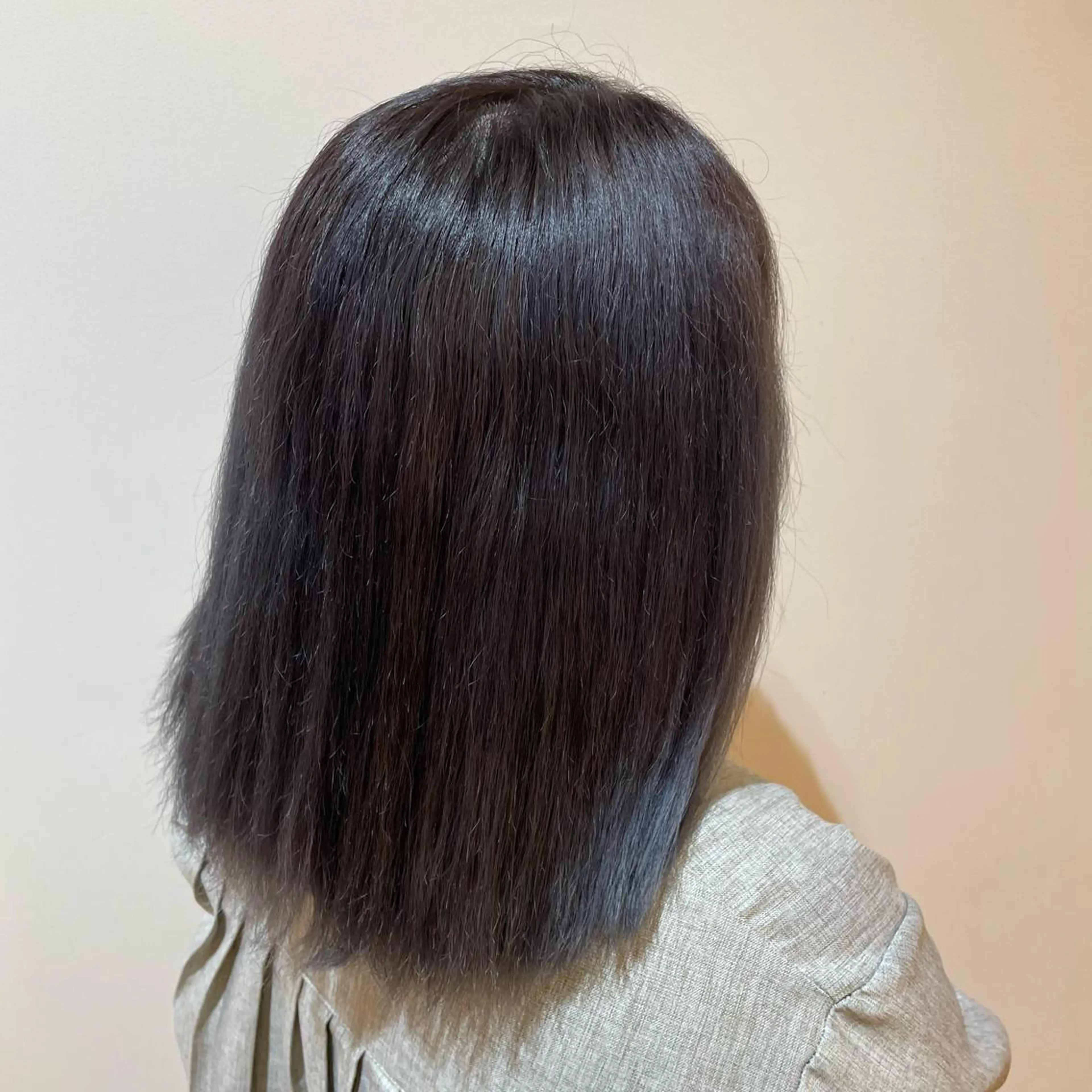 ミディアム カラー ブルーカラー パープルカラー 濱口 由華のヘアスタイル