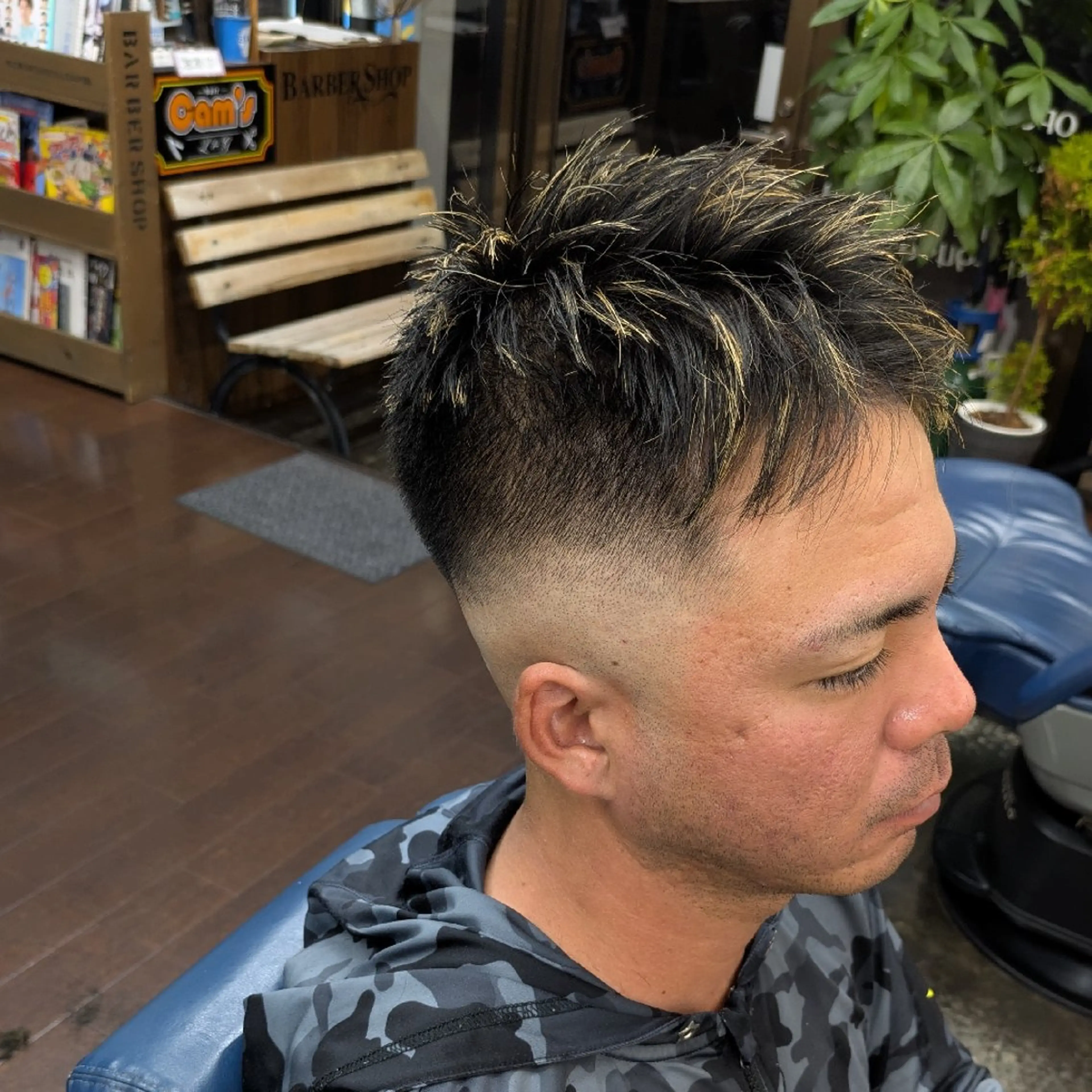 ショート メンズ カラー カット B.B Cam's 西原店所属・金城 宏宜のヘアスタイル