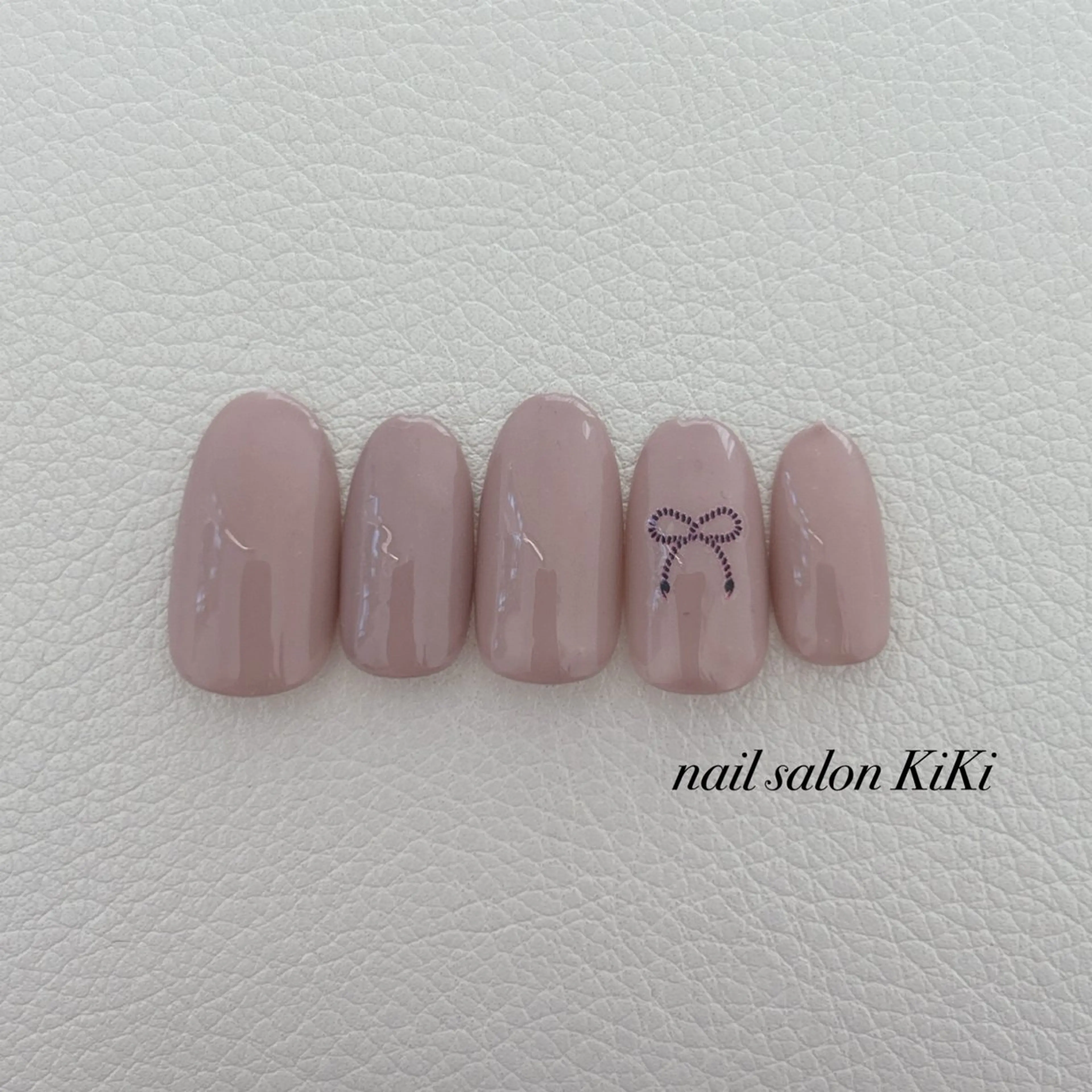 ネイル リボン K. KiKiのネイルデザイン