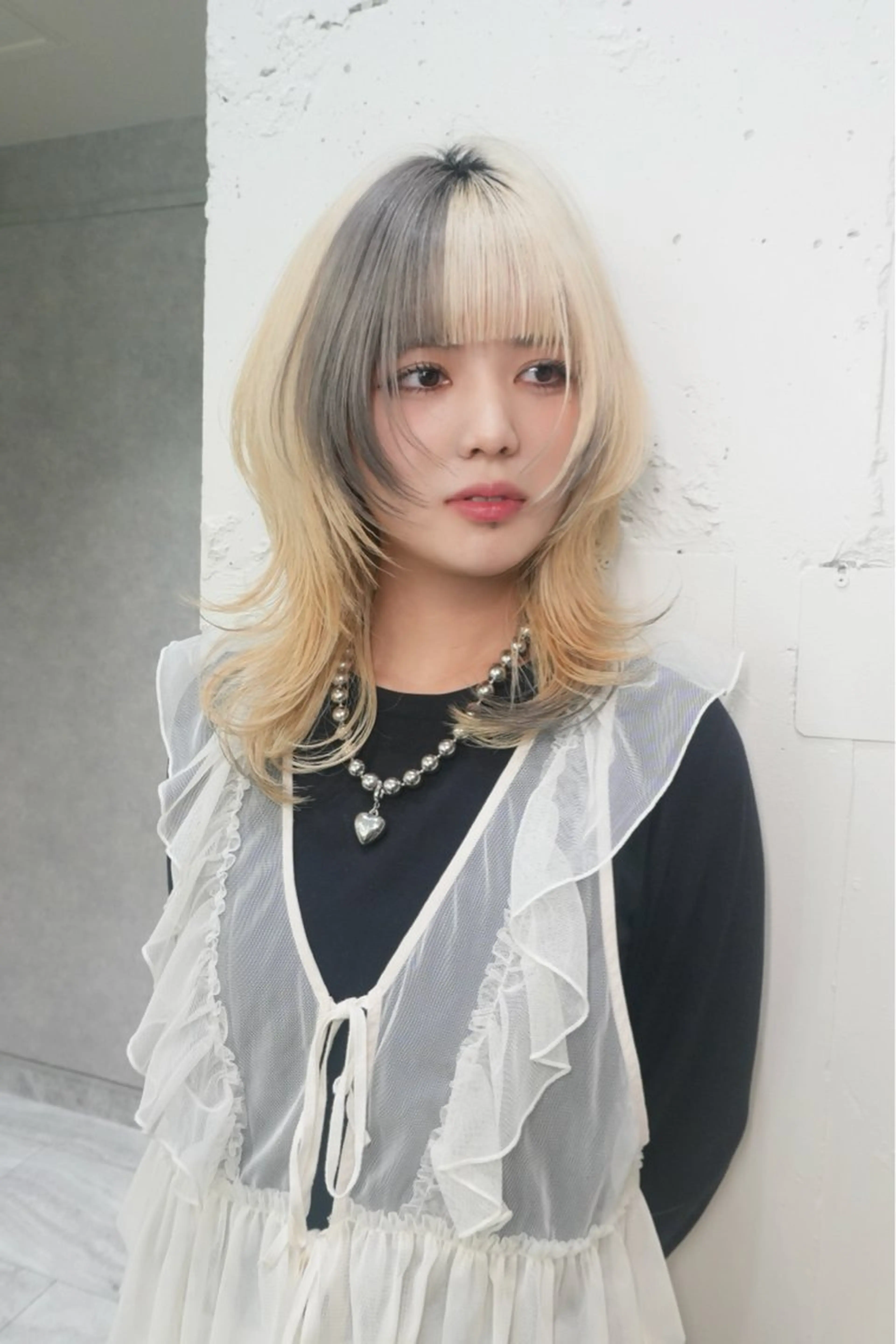 ミディアム レイヤーカット ウルフカット ウルフレイヤー Airi 韓国y2k ボブパーマのヘアスタイル