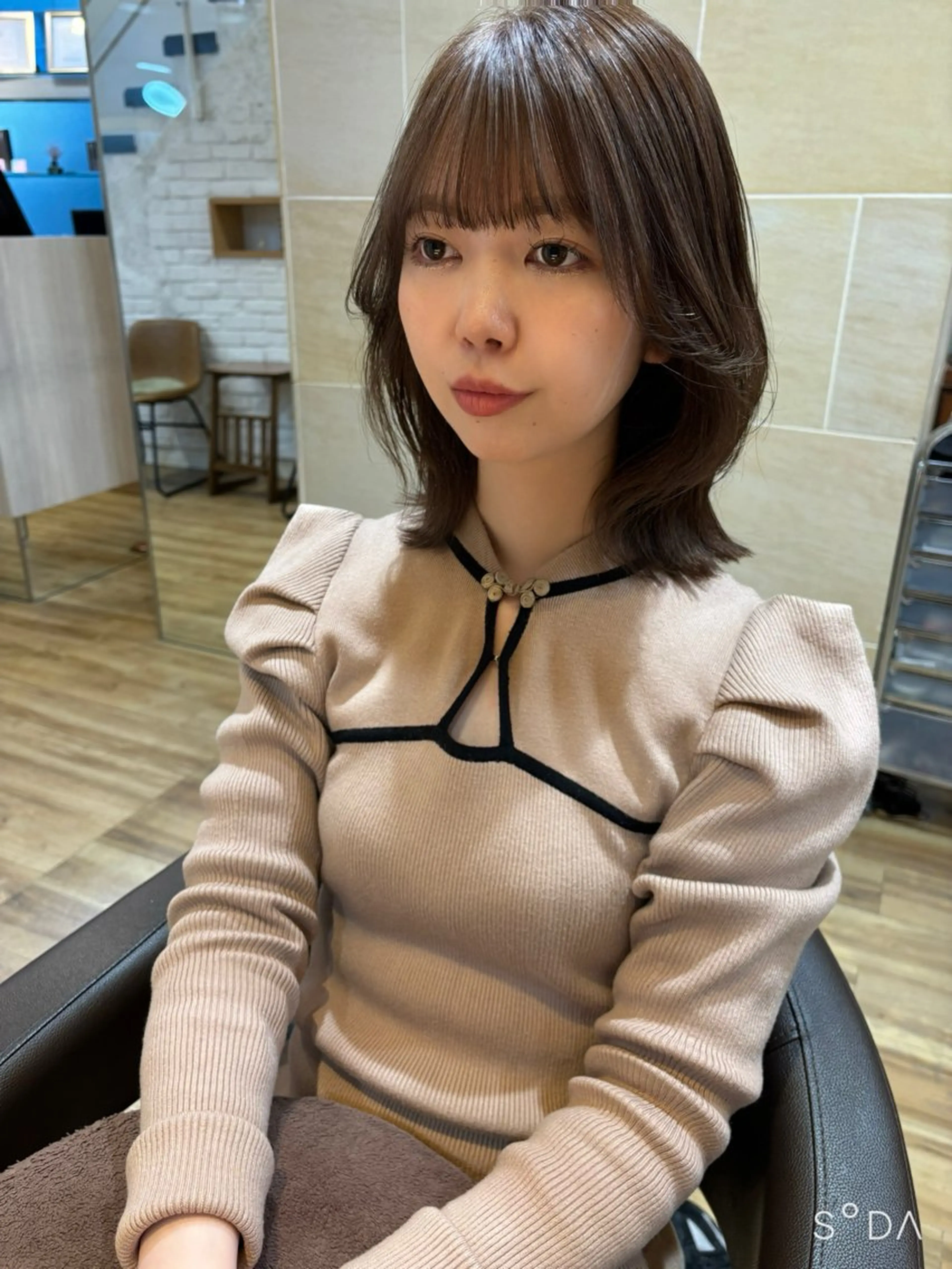 ミディアム カラー くびれヘア カット ヘアカラー トリートメント レイヤーカット /透明感/千葉怜寿のヘアスタイル