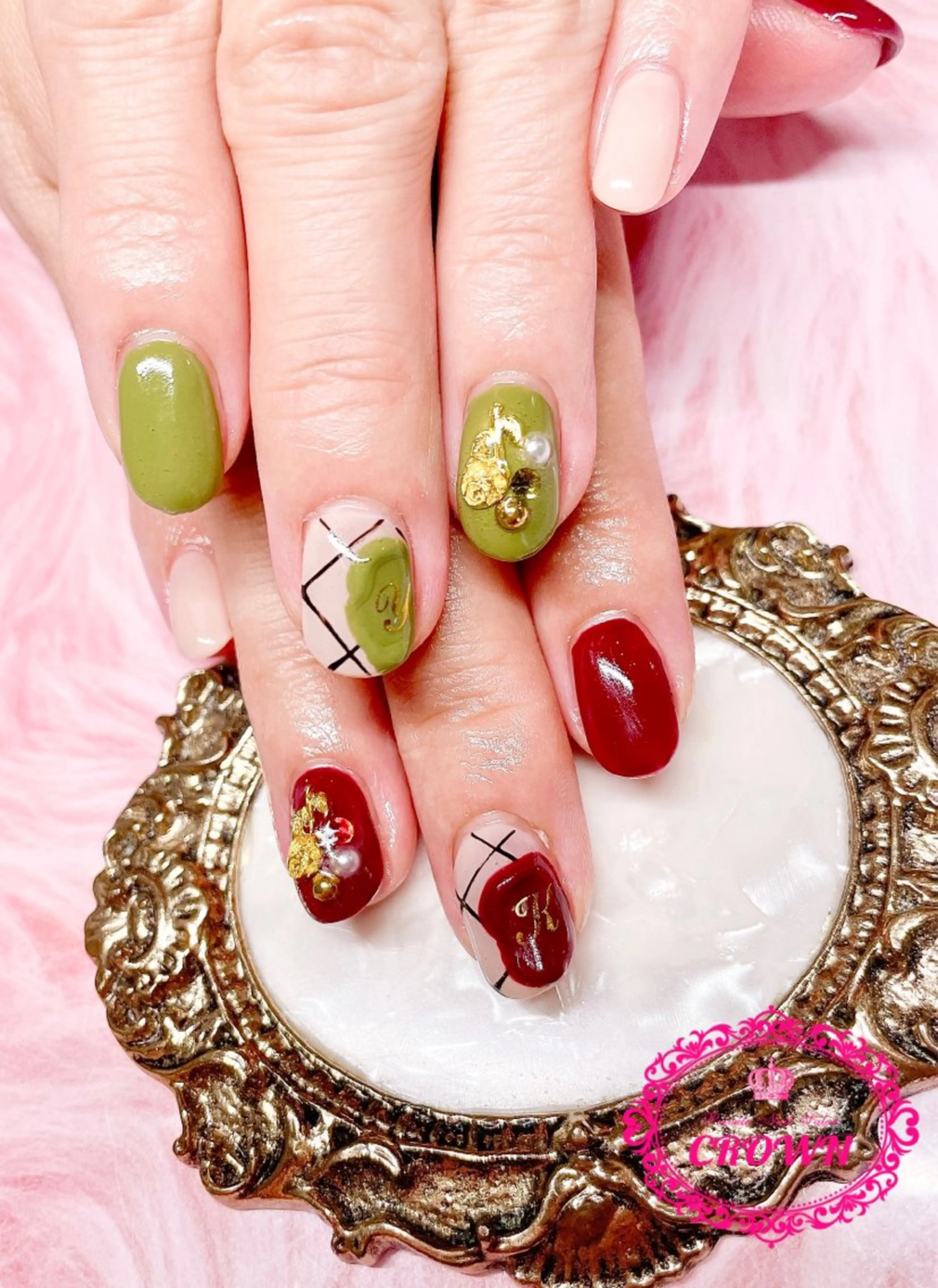 ネイル CROWN プライベートサロンのネイルデザイン