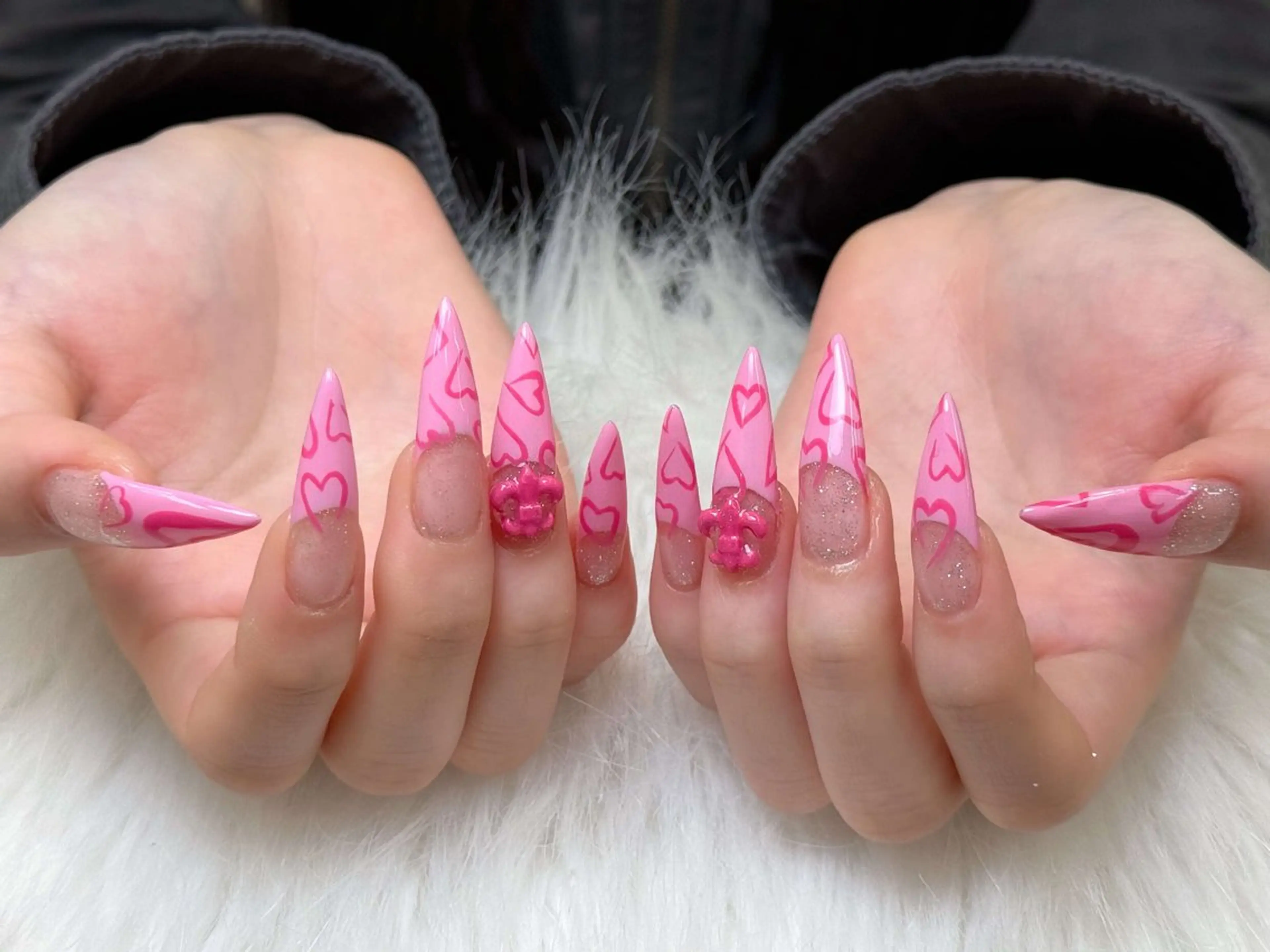 ネイル グラデーション キラキラネイル ワンカラーネイル 冬ネイル Jenn Nail Salonのネイルデザイン