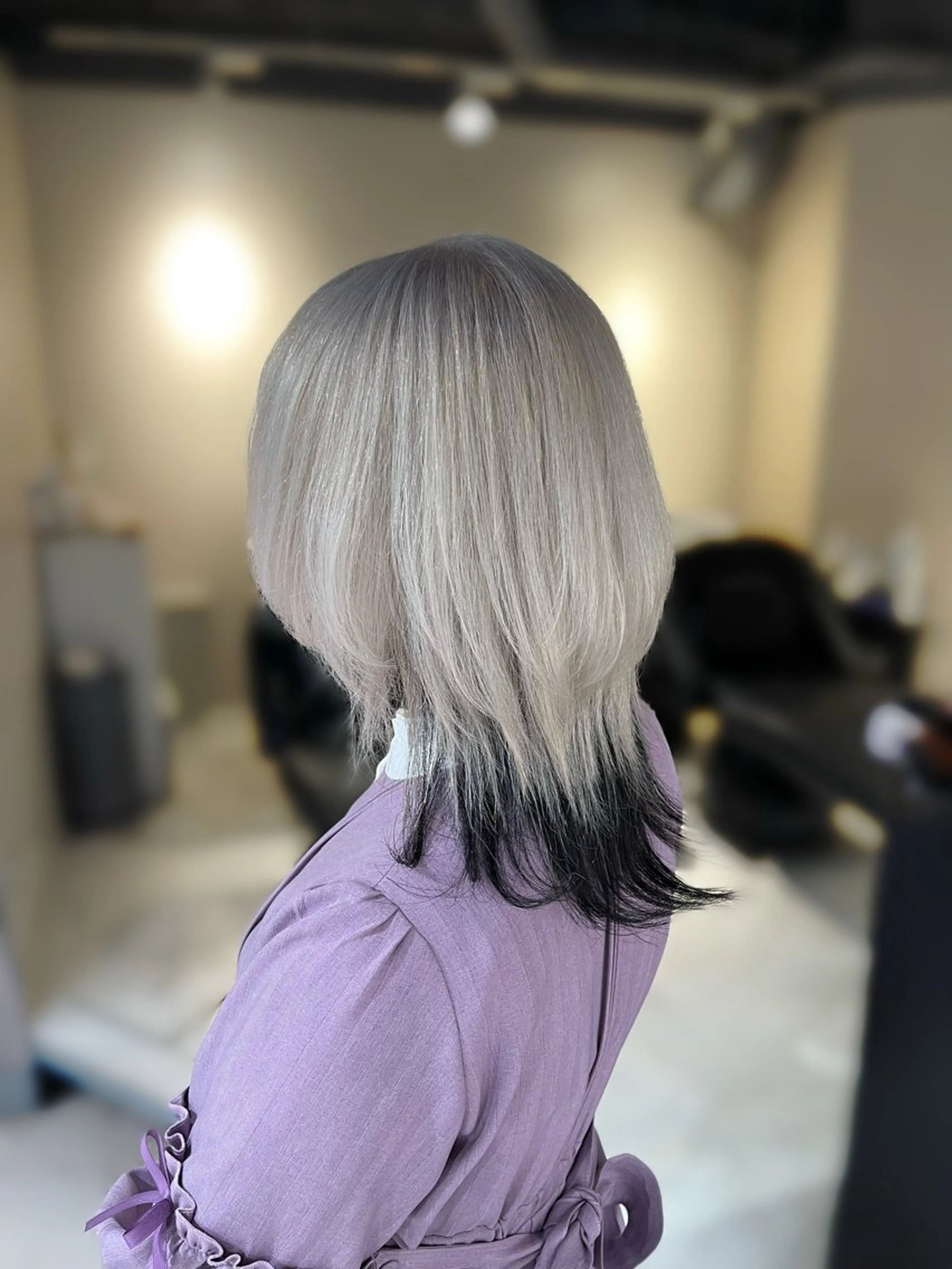 ミディアム シールエクステ エクステ ハイライト 髪質改善 韓国風ヘア カット ヘアカラー ブリーチ🔥ベージュ /グレー/daikiのヘアスタイル