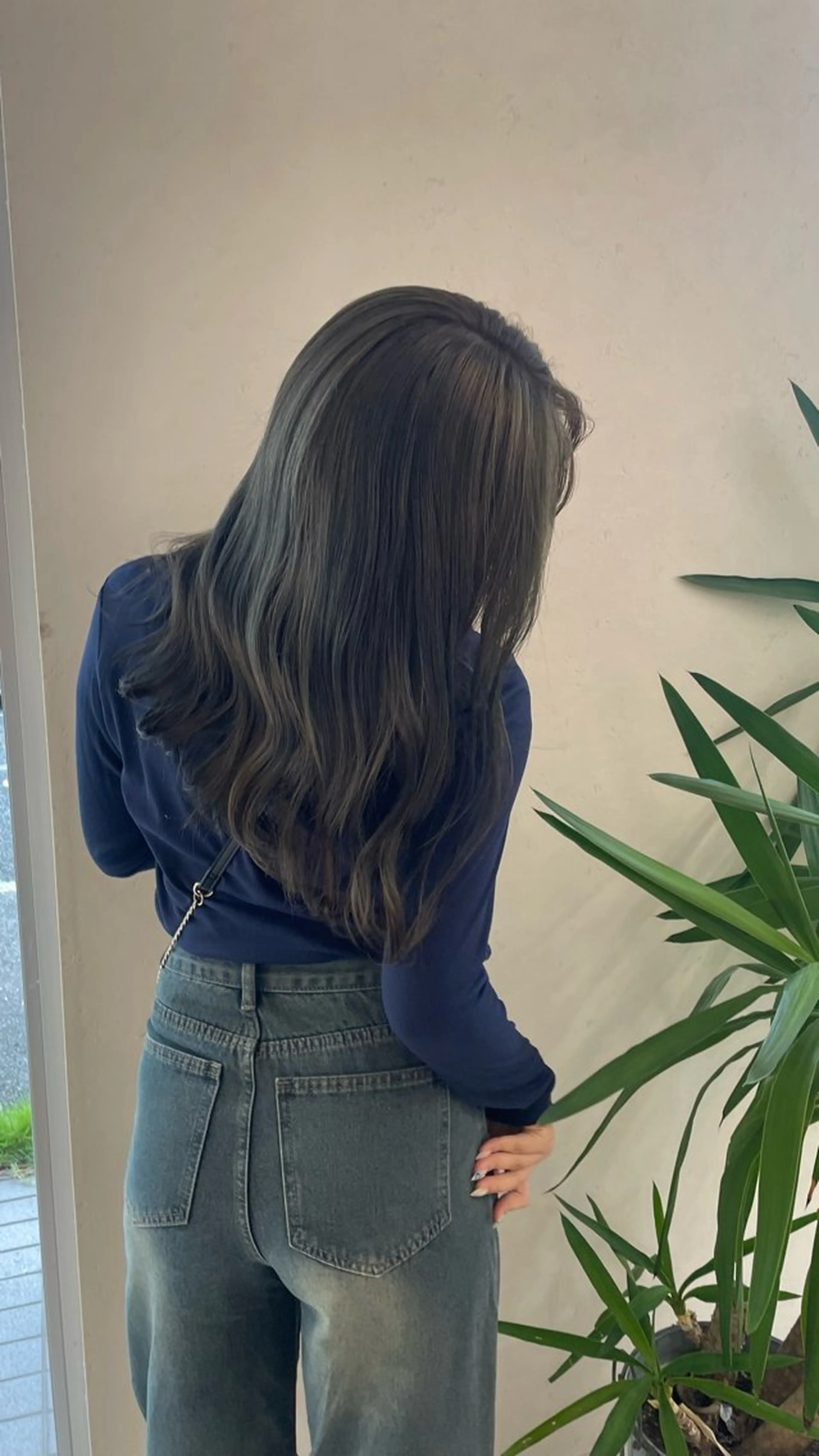 ロング ヘアカラー 小宮山 桃加のヘアスタイル