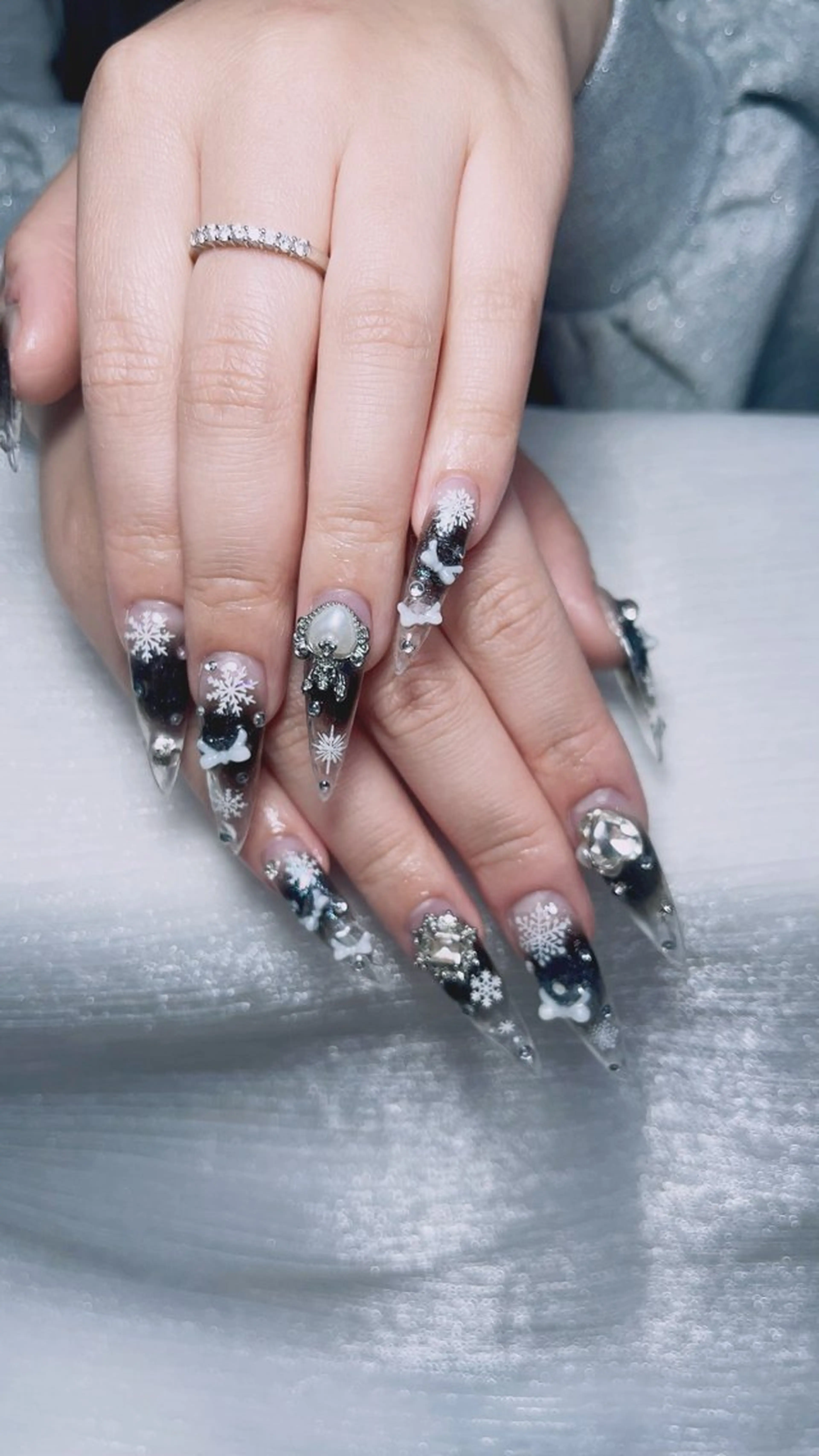 ネイル ハンドネイル 波 なみのネイルデザイン