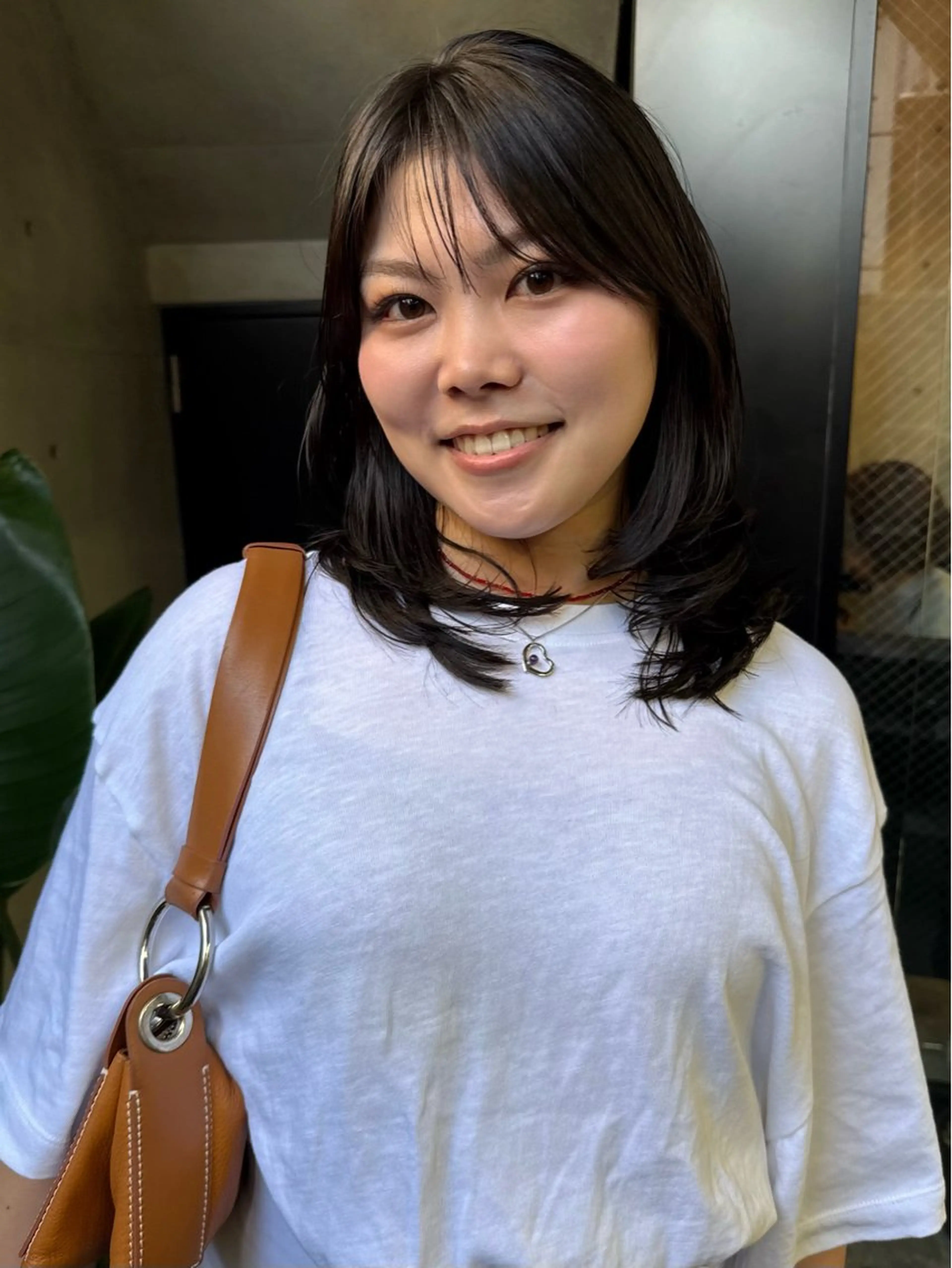 セミロング ラベンダーブラウン ハッシュカット かきあげバング レイヤーカット シャギー カット ヘアカラー トリートメント レイヤーカット\ウル フ　chinatsuのヘアスタイル