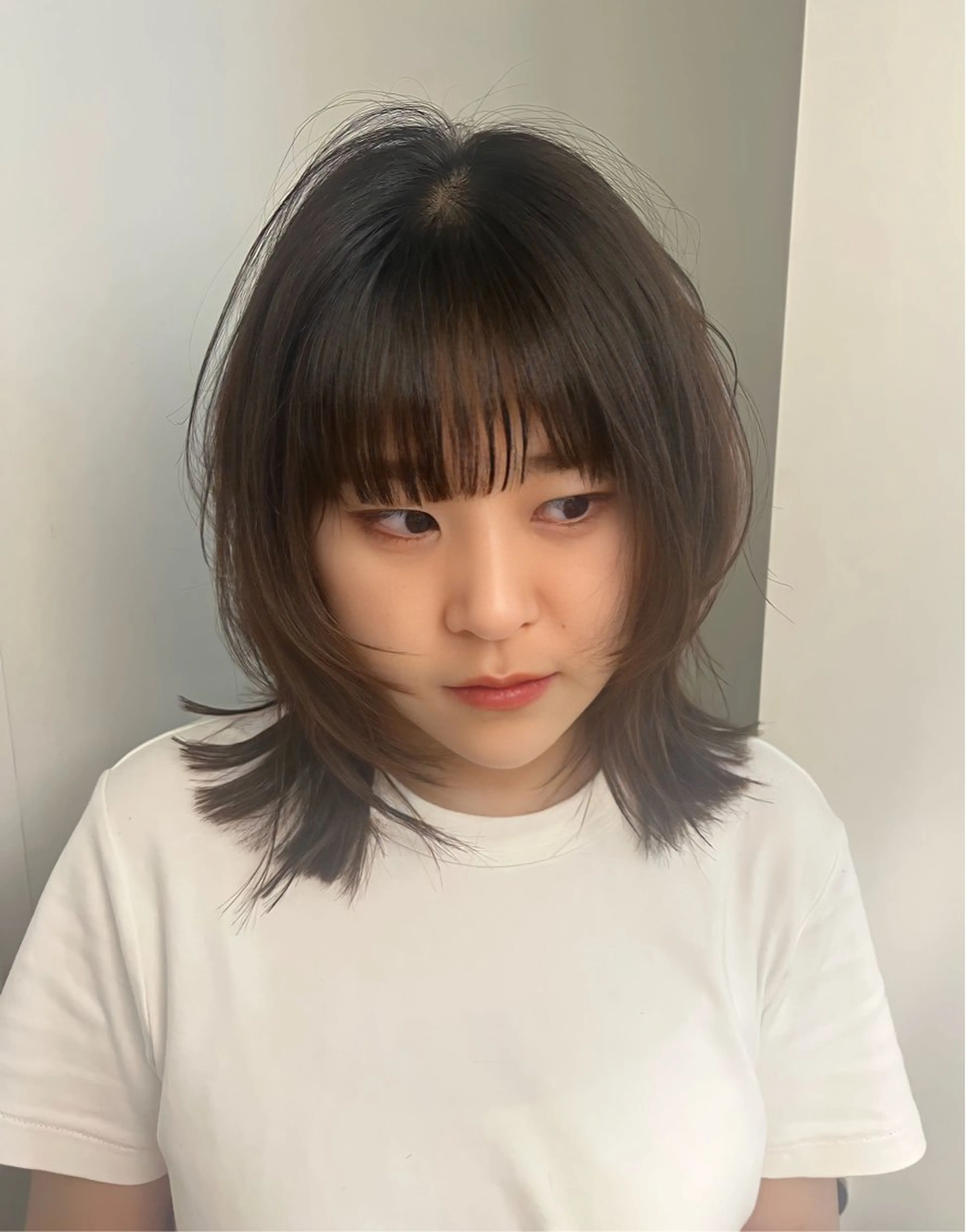 ミディアム レイヤーカット ウルフカット ウルフレイヤー カット Airi 韓国y2k ボブパーマのヘアスタイル