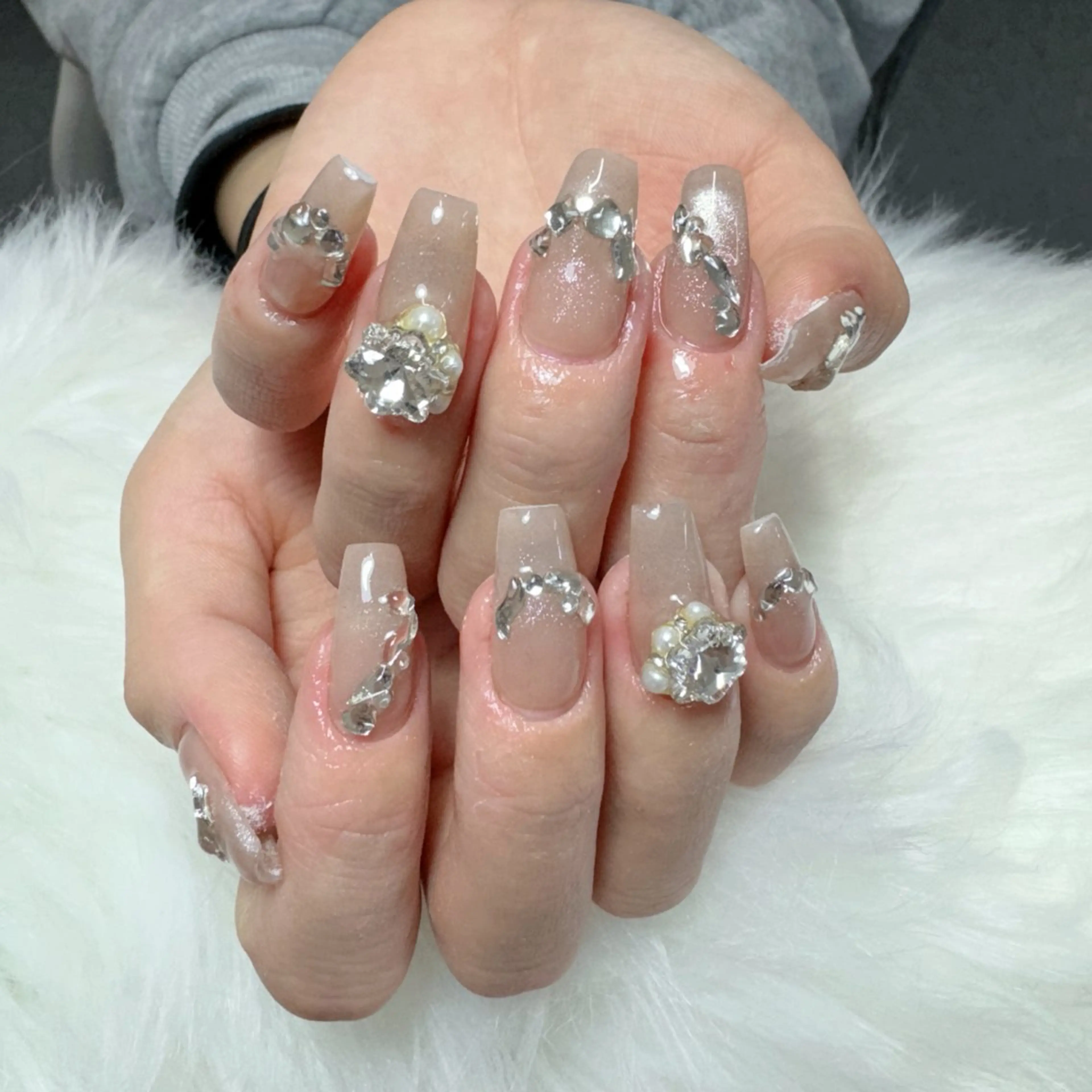 ネイル ハンドネイル 🦢Ella💌 長さだし専門店☁️のネイルデザイン