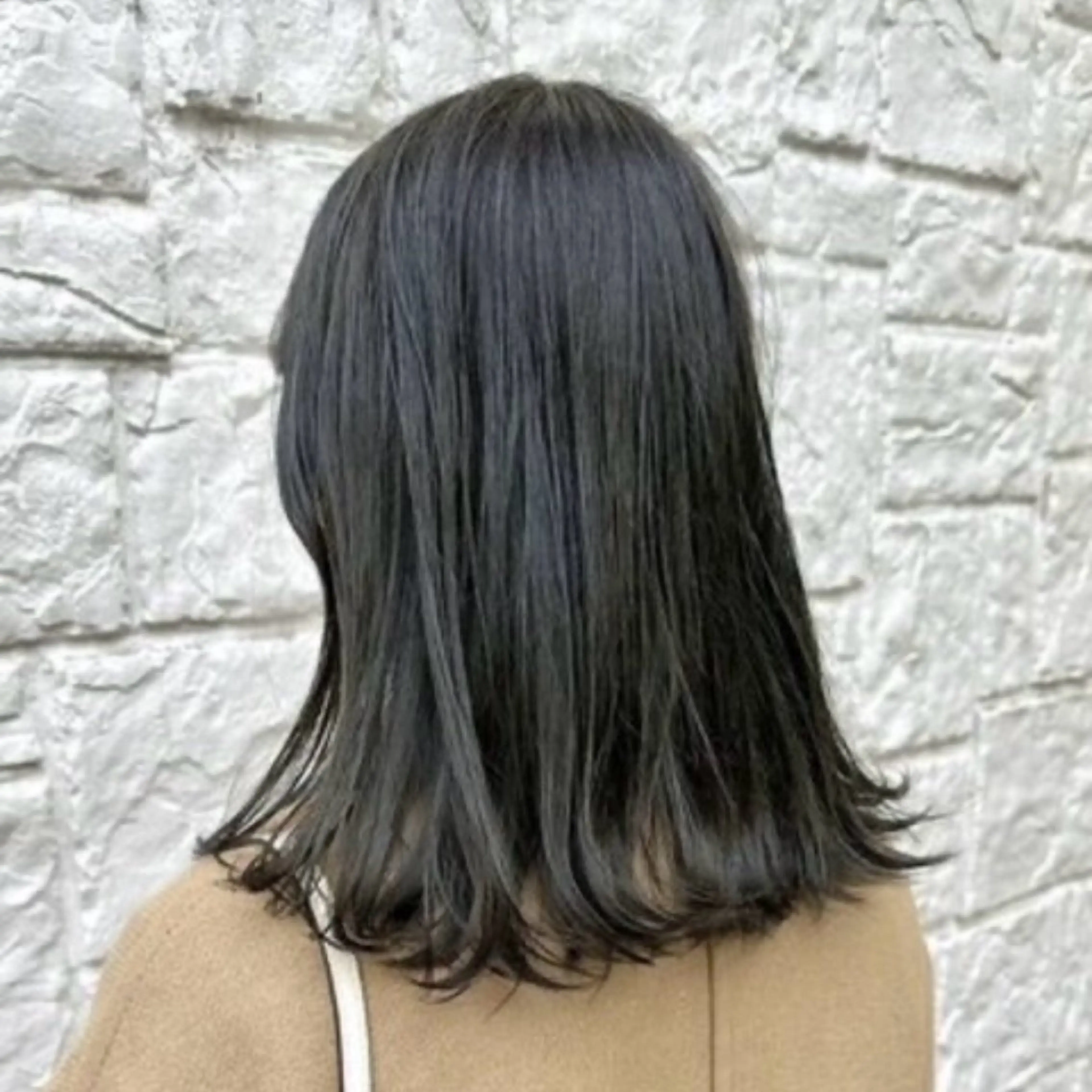 セミロング カラー カット ヘアカラー トリートメント ヘッドスパ ヘアセット 短めショートカット カットモデルのヘアスタイル