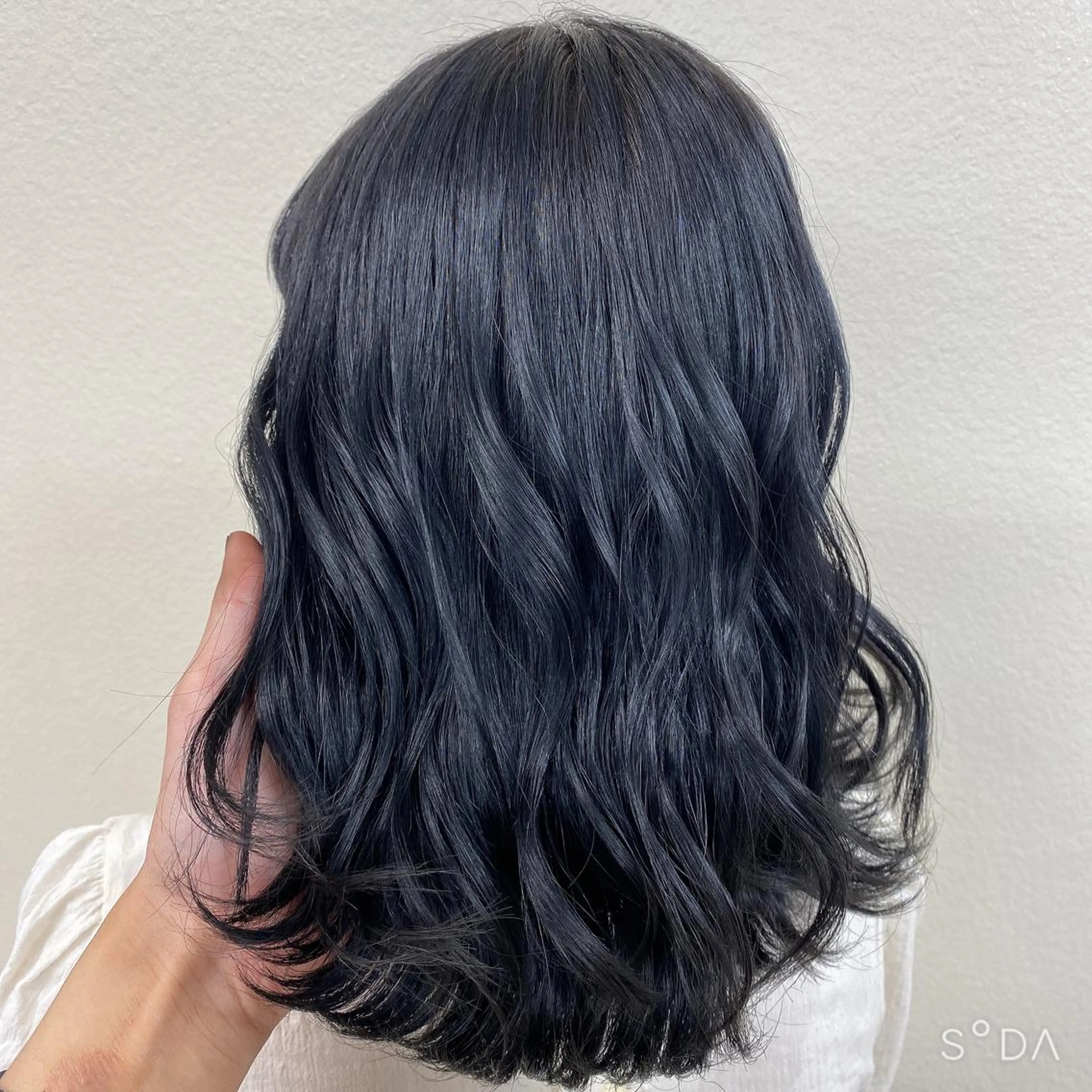 セミロング カラー ヘアアレンジ ブリーチ ブルーカラー ハイトーンカラー 髪質改善 トリートメント ダブルカラー｜ なおき｜池袋美容師のヘアスタイル
