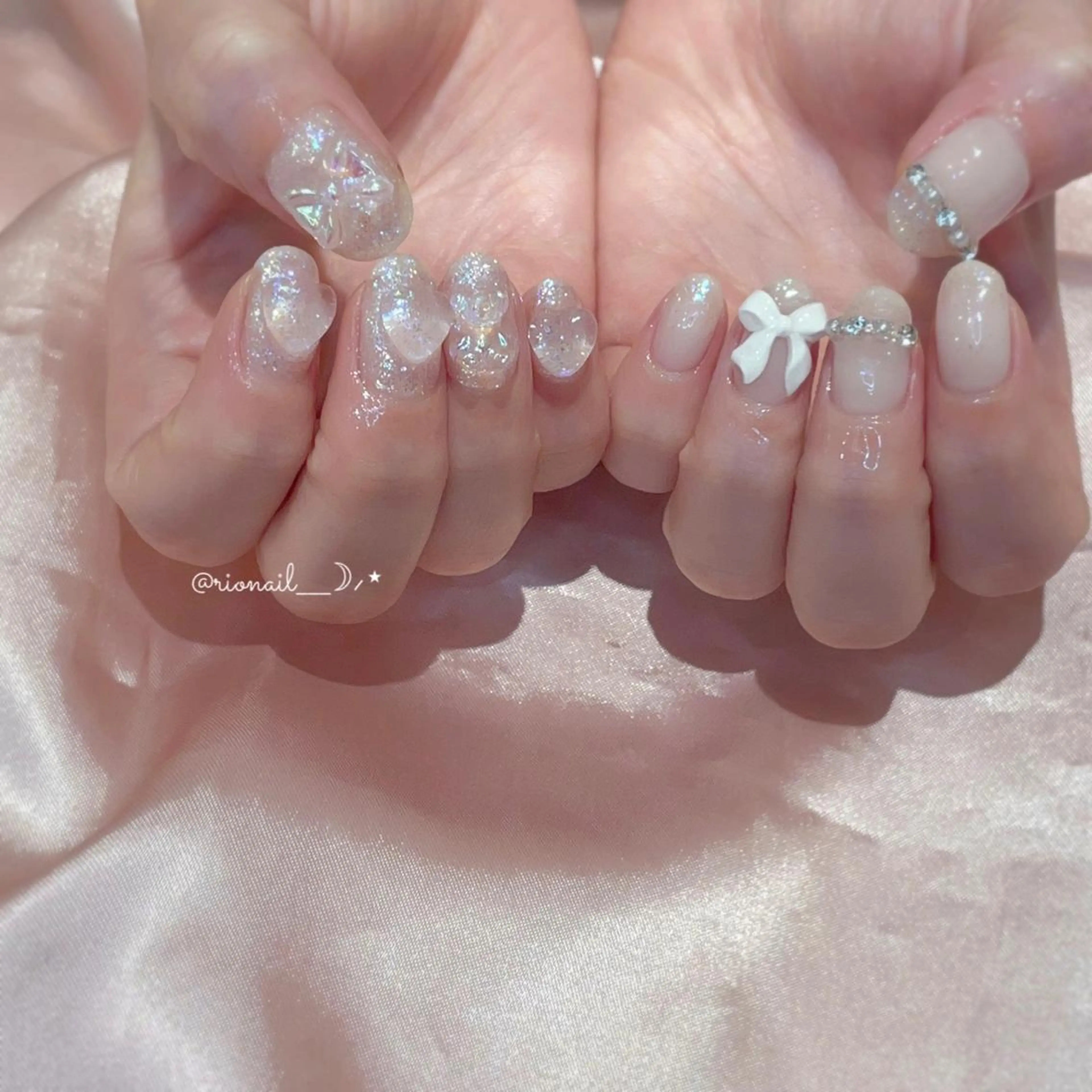 ネイル アートネイル ハンドネイル 𝘙𝘪𝘰𝘯𝘢 ...🕯🤍のネイルデザイン