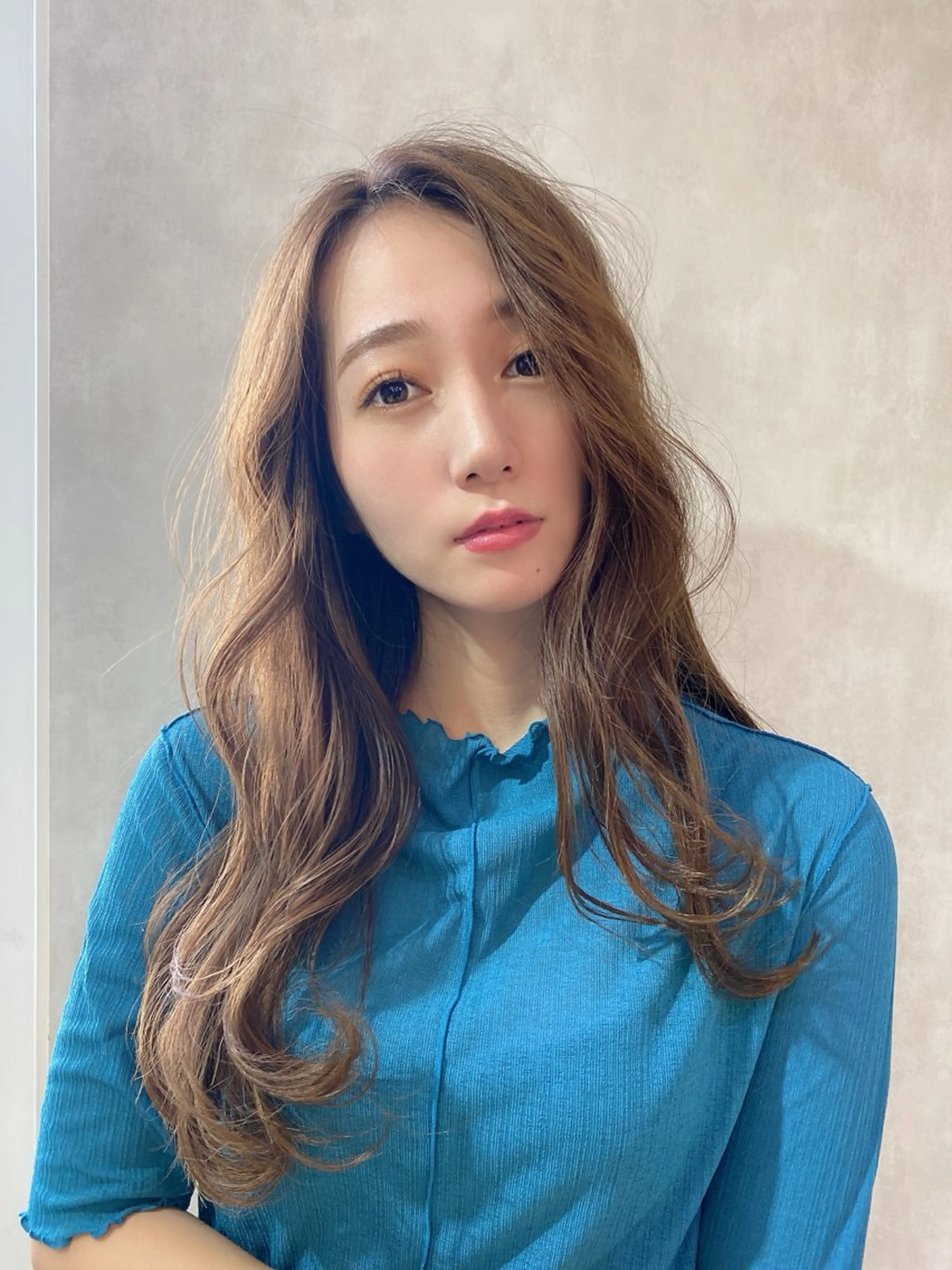 顔まわりカット5500円＋カラー9900円＝定価14500円の写真