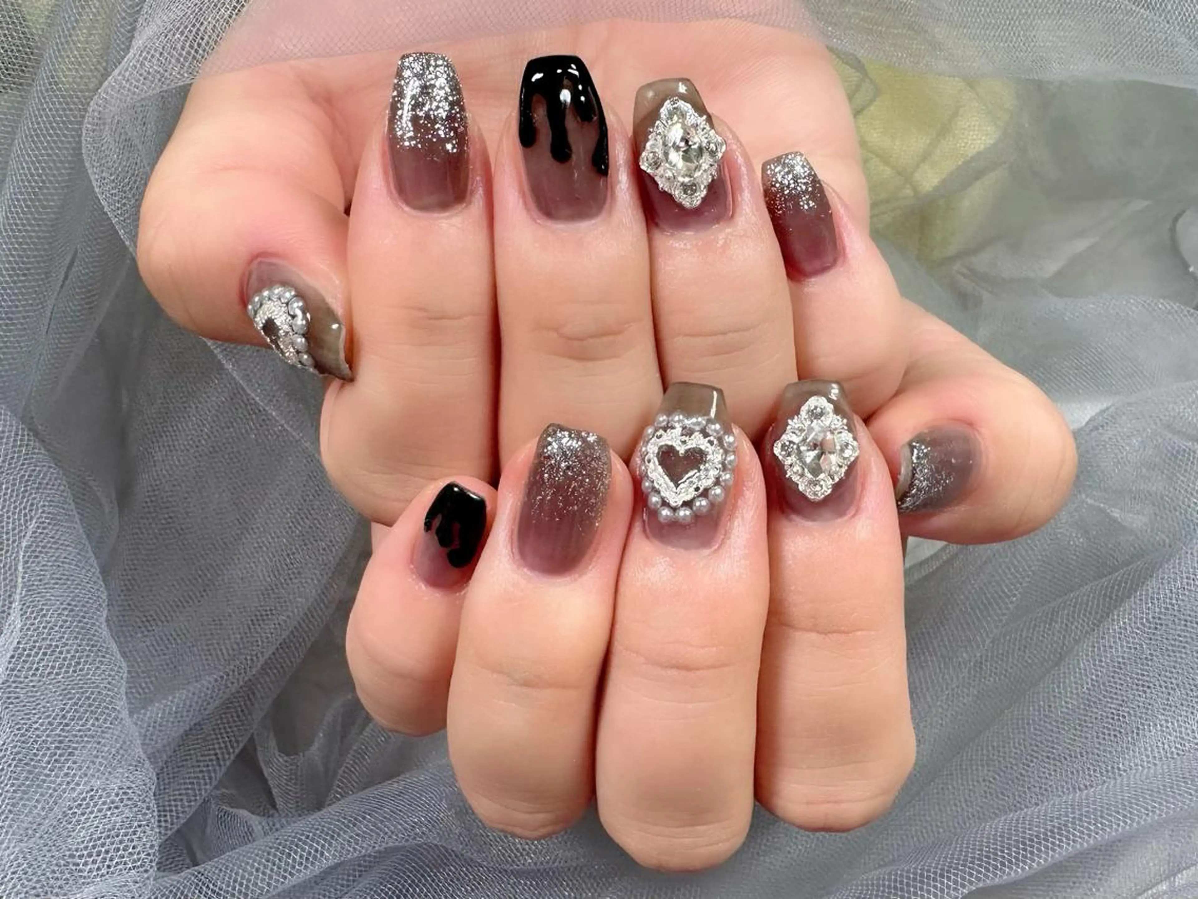 ネイル キラキラネイル ハンドネイル Nail Salon KURELLYのネイルデザイン
