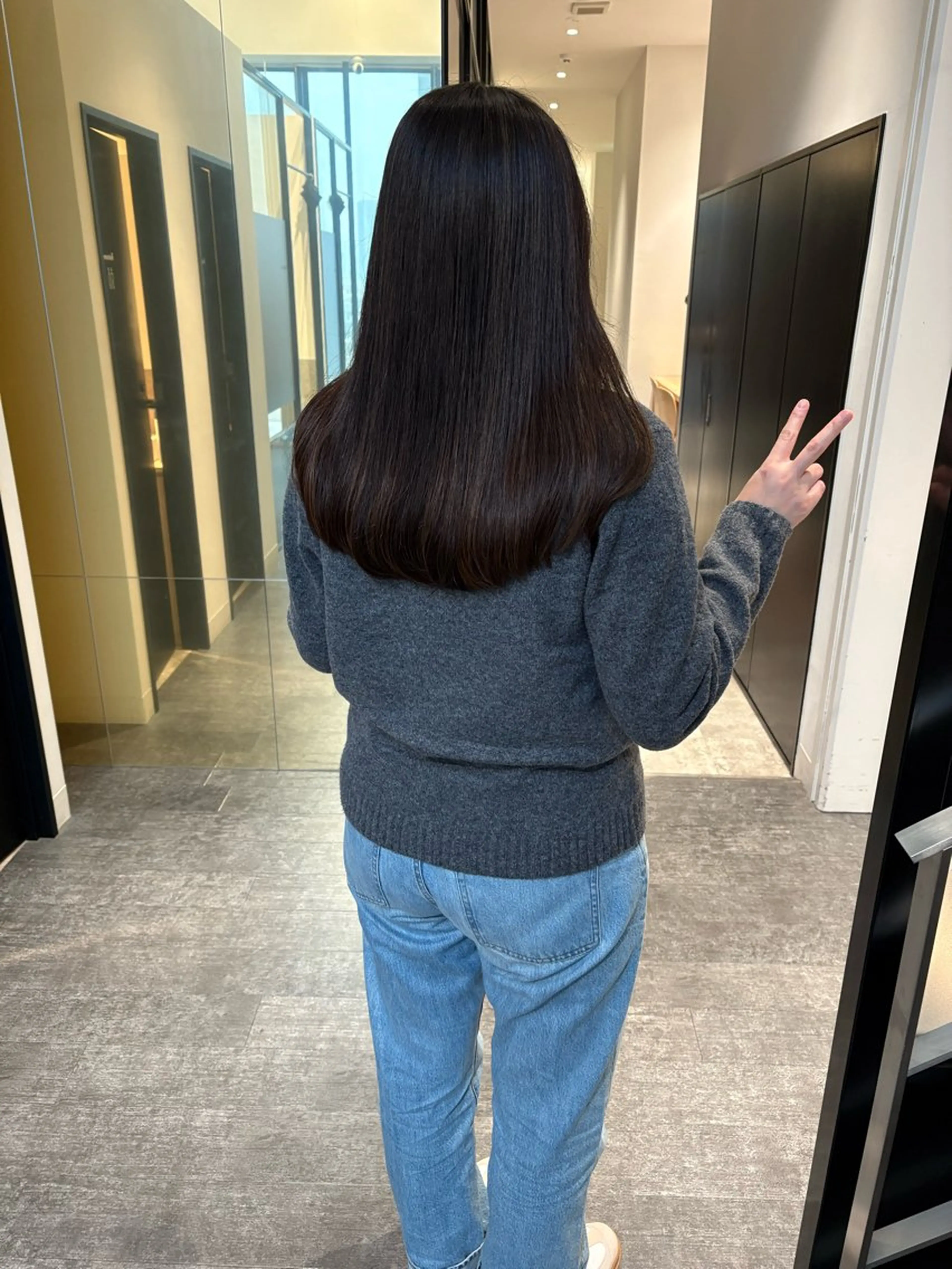 セミロング カット ヘアカラー mao ｜ 柔らか艶カラー🫧のヘアスタイル