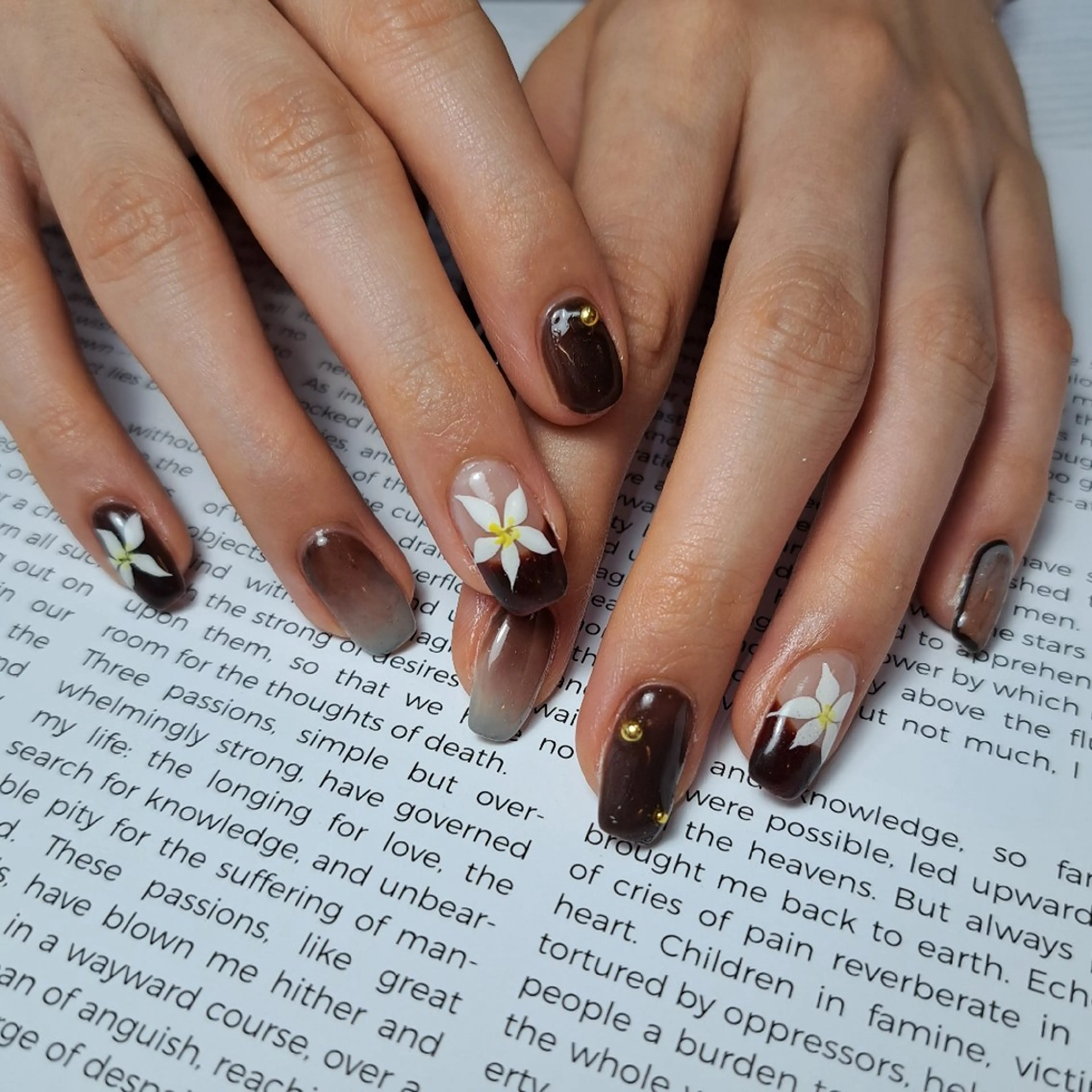 ネイル アートネイル ブラウン ジェルネイル 持ち込み Nail mood デザイン持ち込みokのネイルデザイン