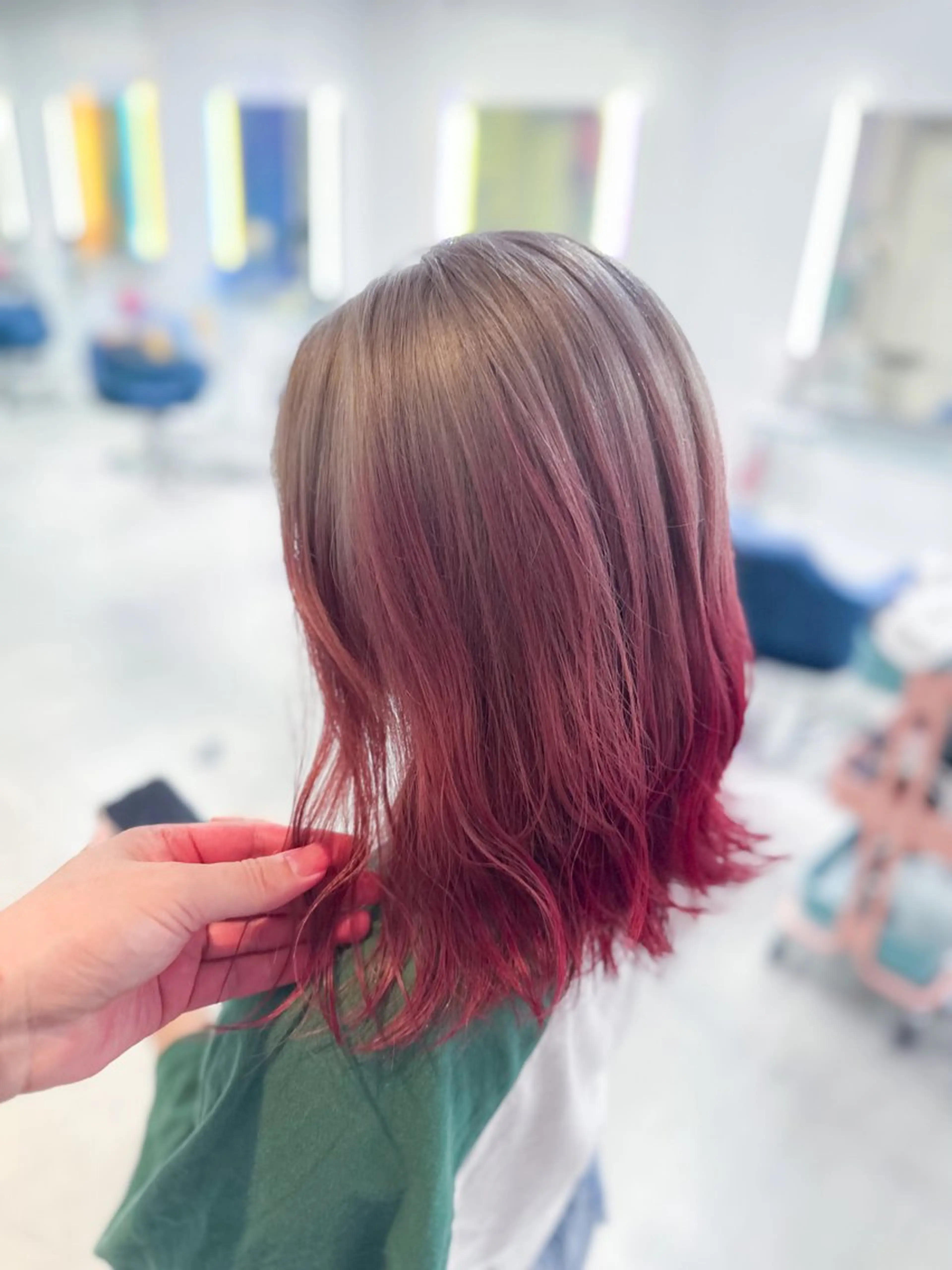 ミディアム カラー ブリーチ グラデーションカラー カット ヘアカラー BOX mico.のヘアスタイル