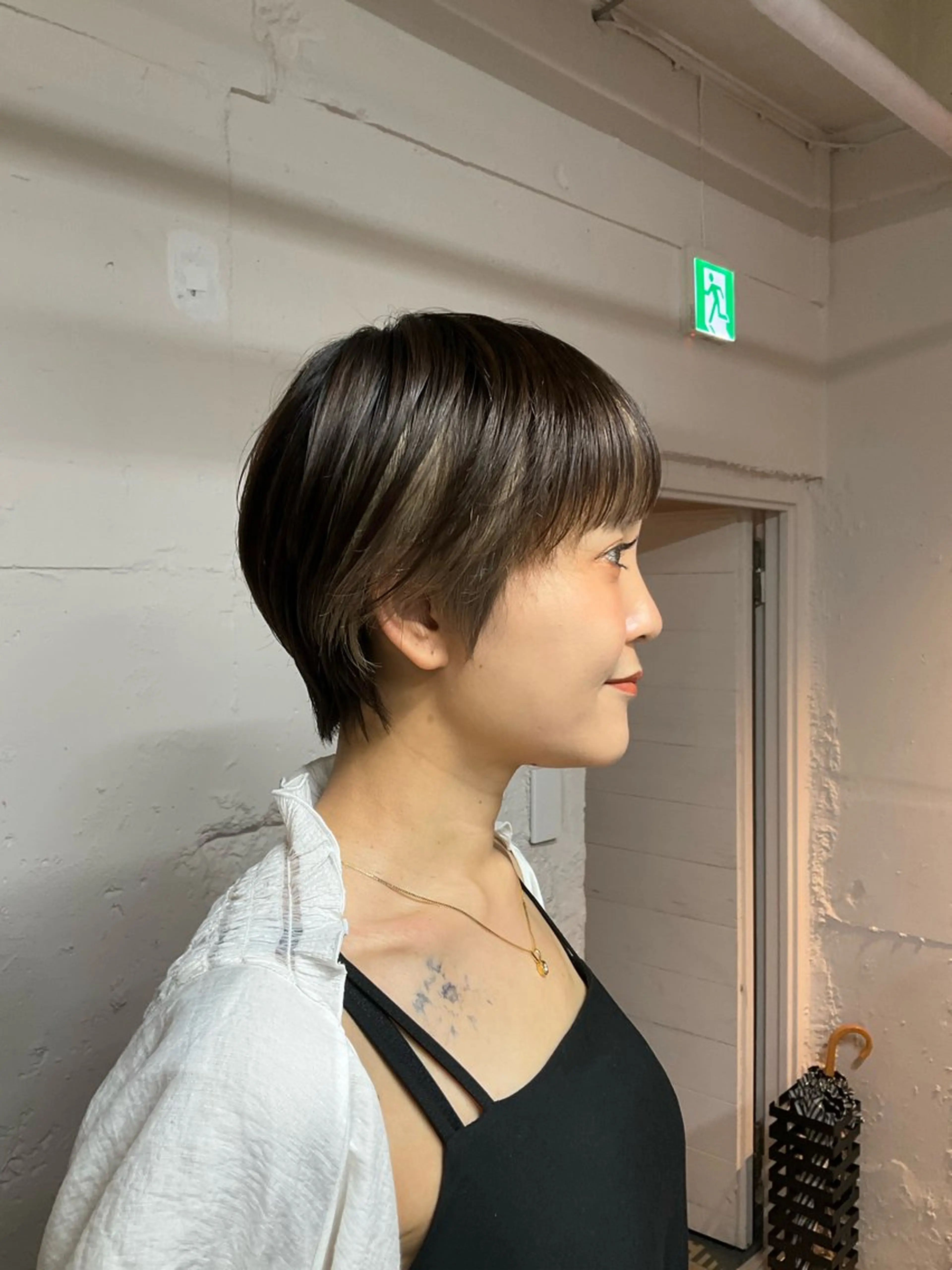 ショート カラー ミストバング ベージュカラー フェイスフレーミング がもう ゆいこのヘアスタイル