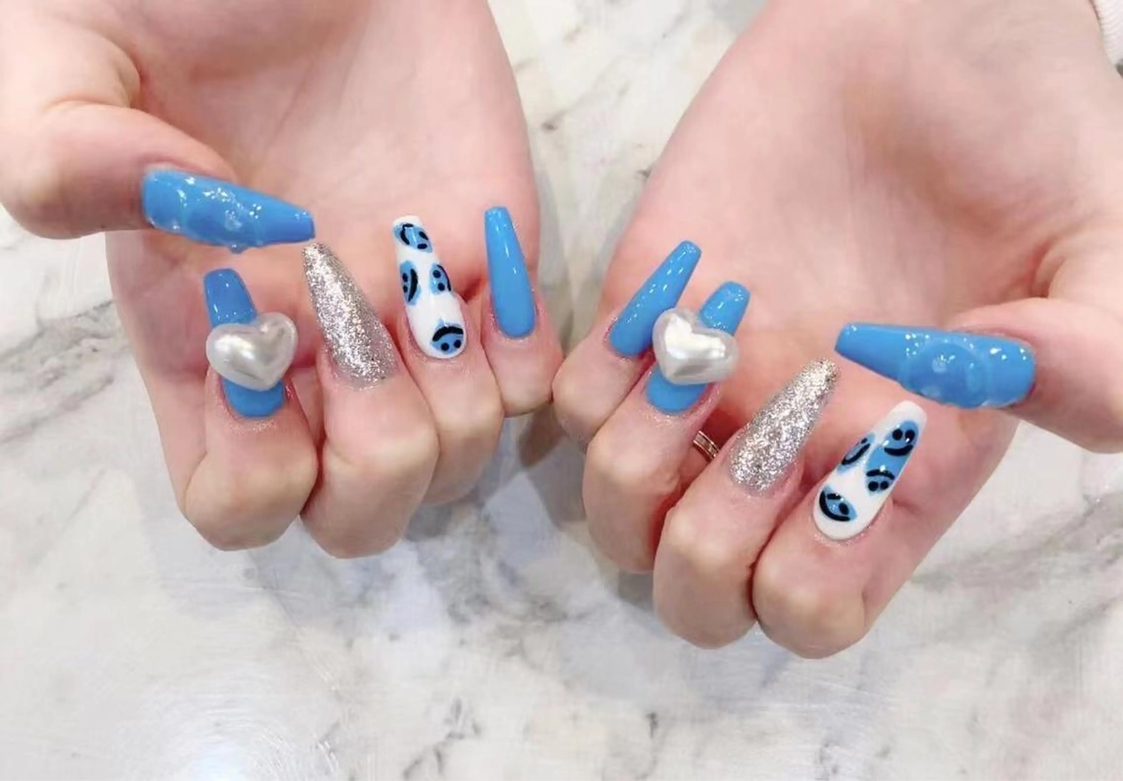 ネイル ブルー シルバー babarla Nailのネイルデザイン