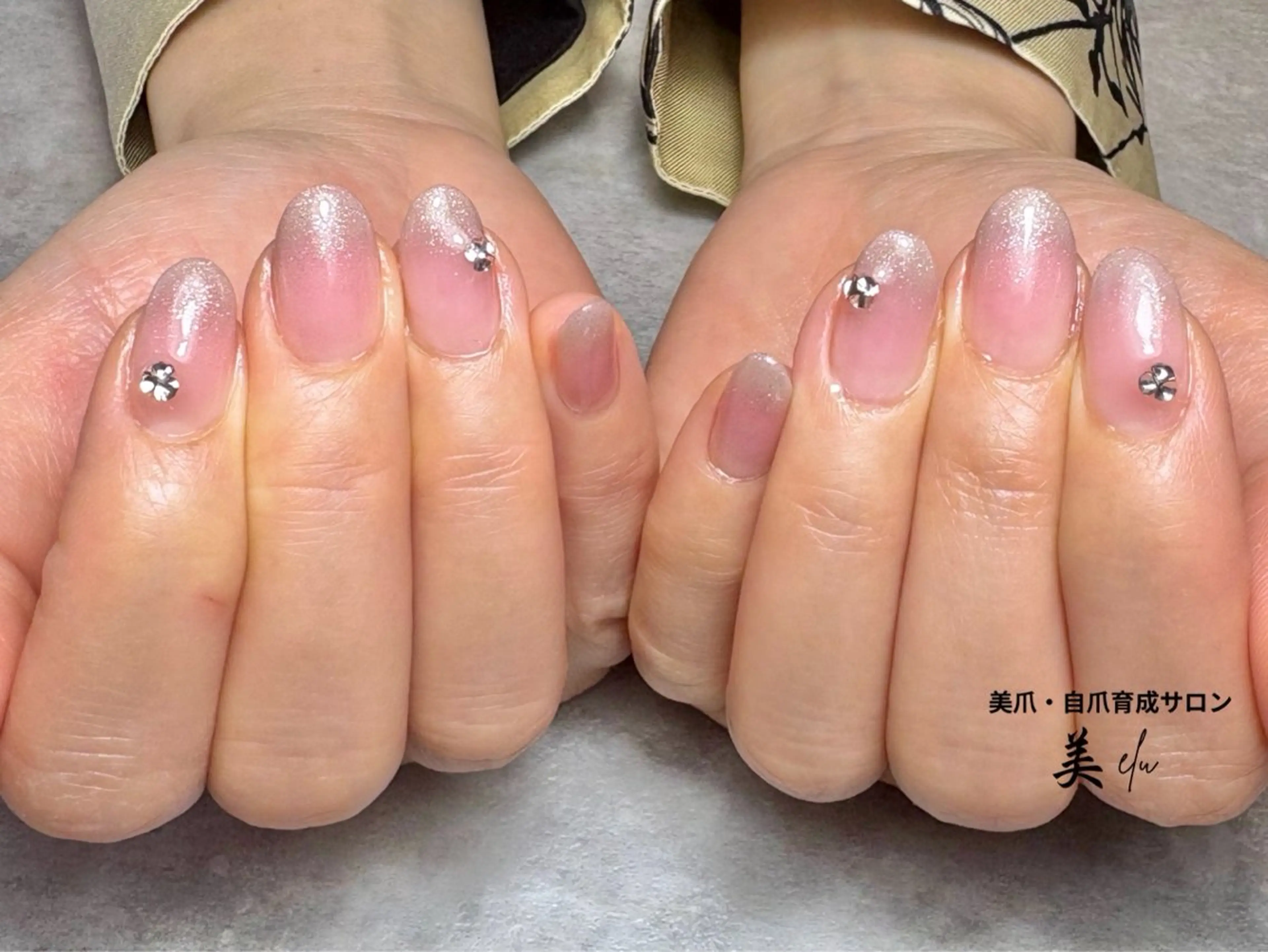 ネイル チークネイル ジェルネイル グラデーション ハンドネイル 美爪・自爪育成サロン 美elu(ビエル)のネイルデザイン