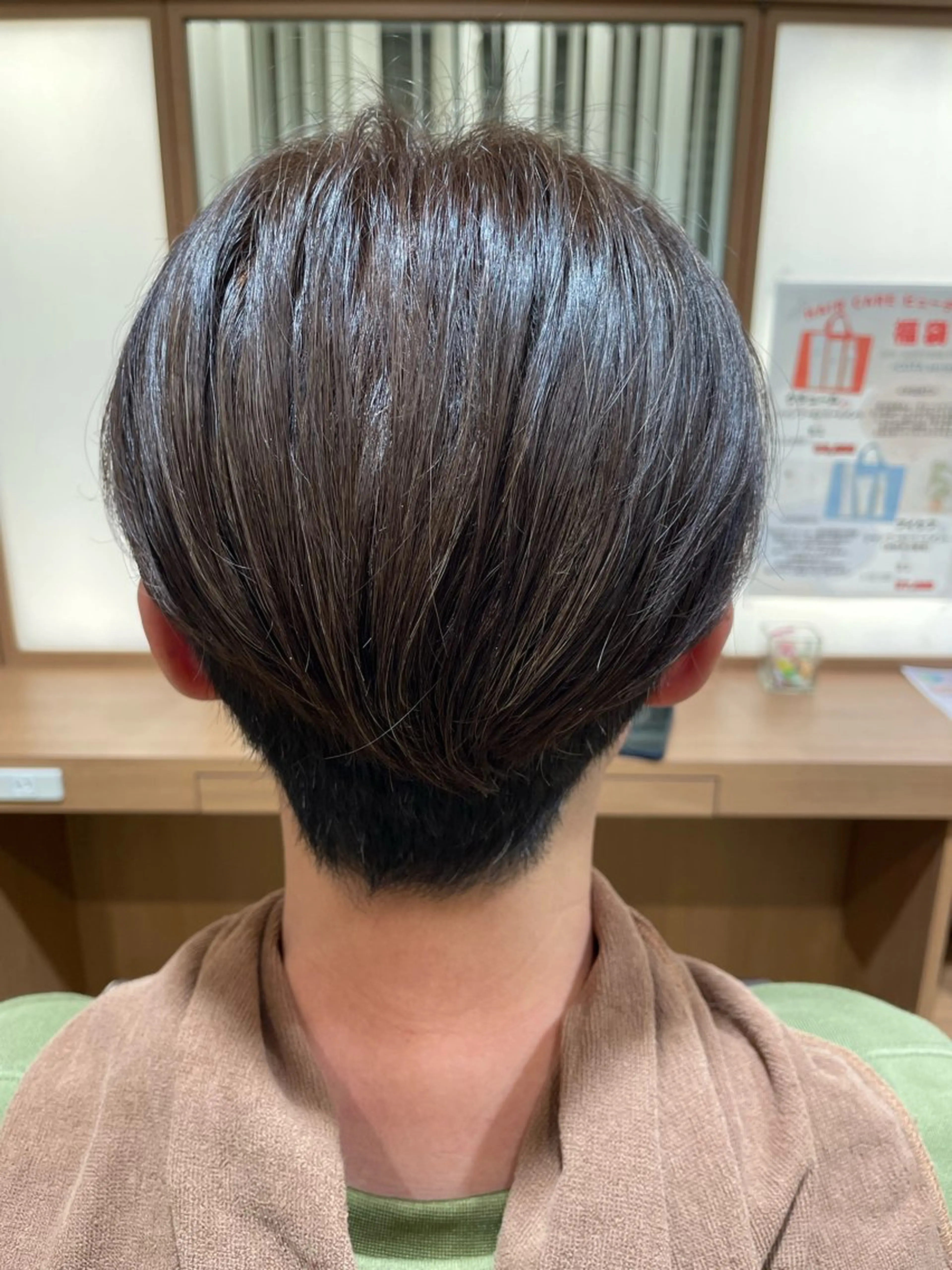 カラー メンズ シュリンプ梅森坂店所属・長宗 智也のヘアスタイル