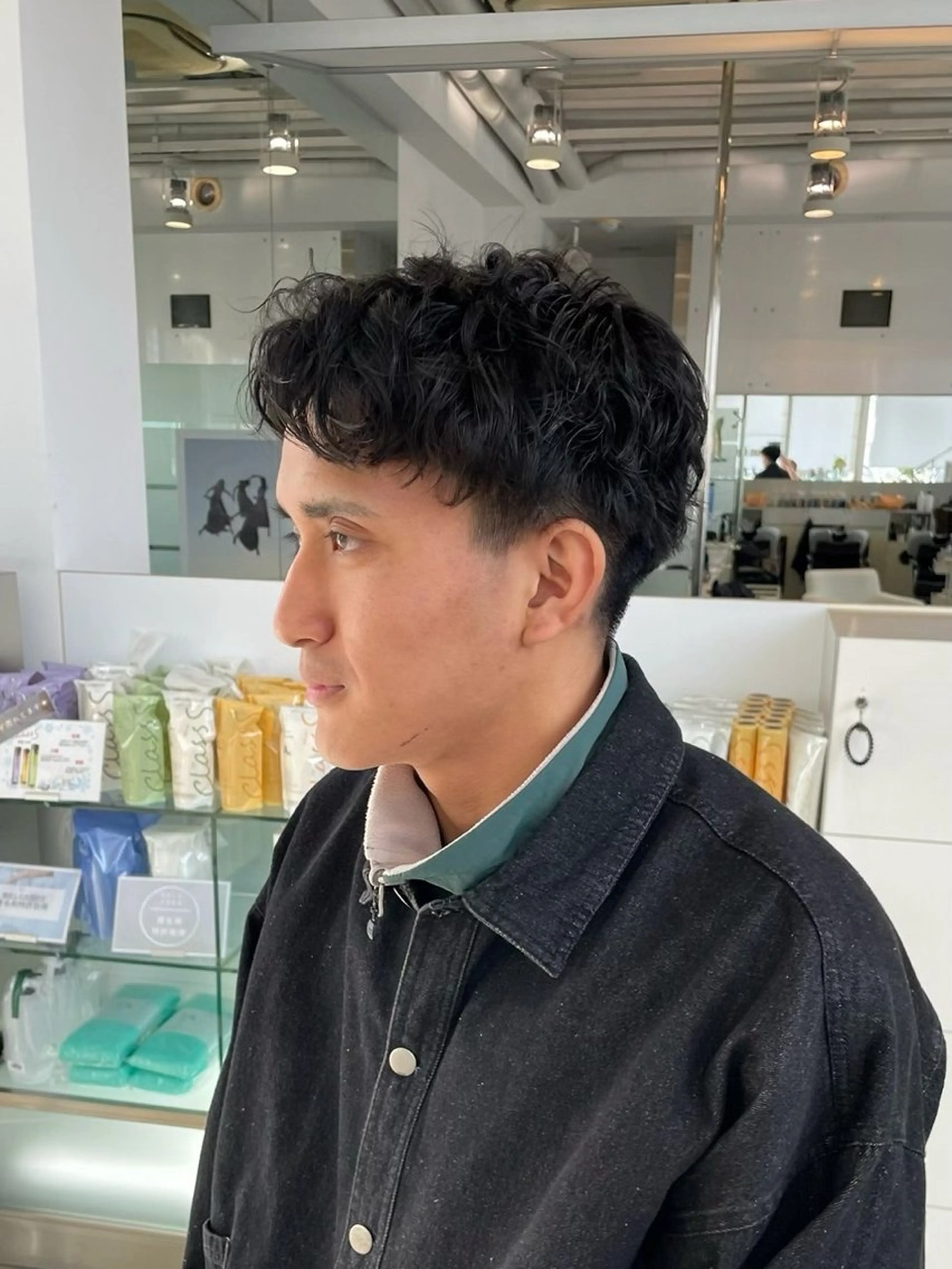 メンズ カット パーマ 韓国ヘア/透明感カラ ー/メンズレディースのヘアスタイル