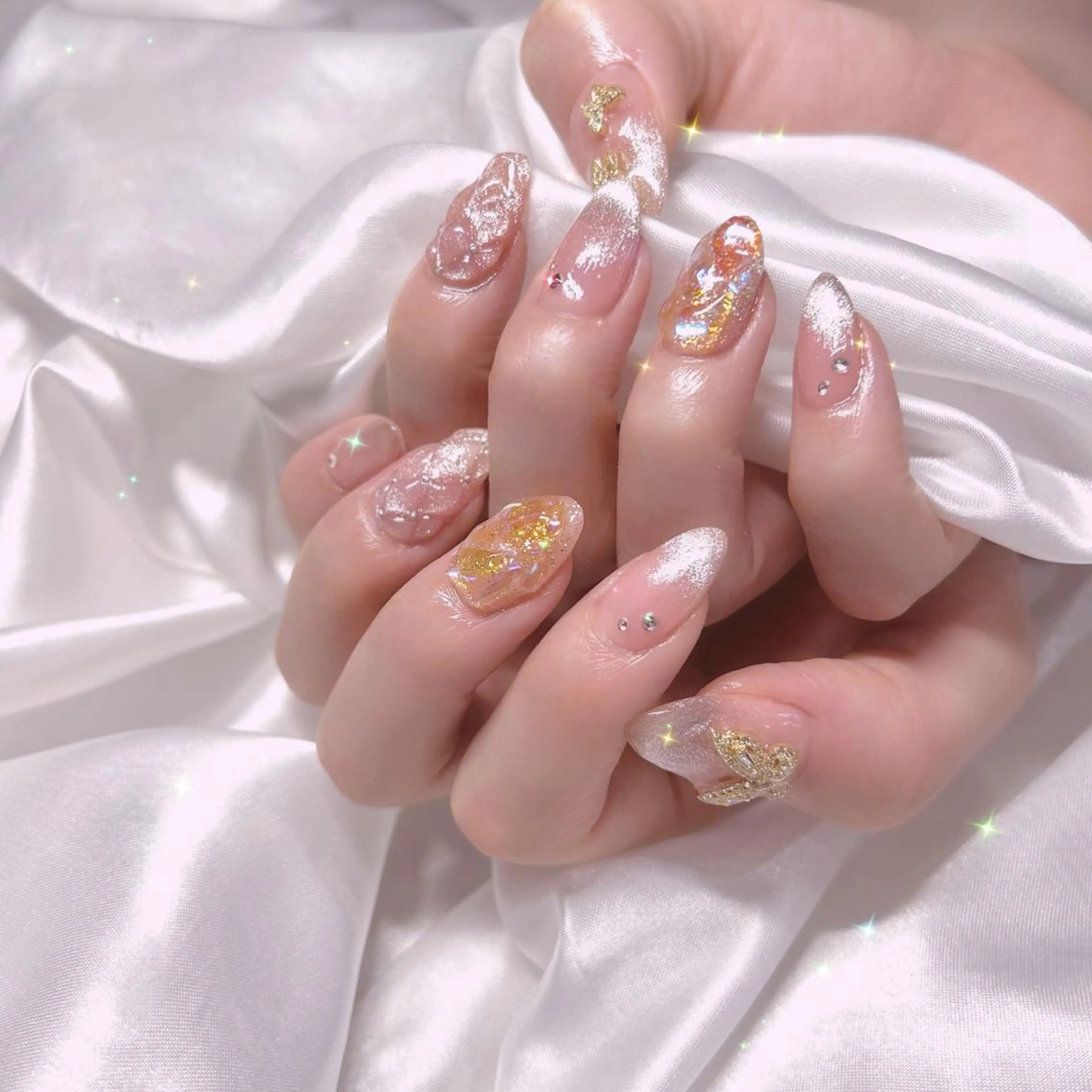 ネイル オーロラネイル フレンチネイル ジェルネイル 韓国ネイル マグネットネイル élu by Noriko 前原のネイルデザイン