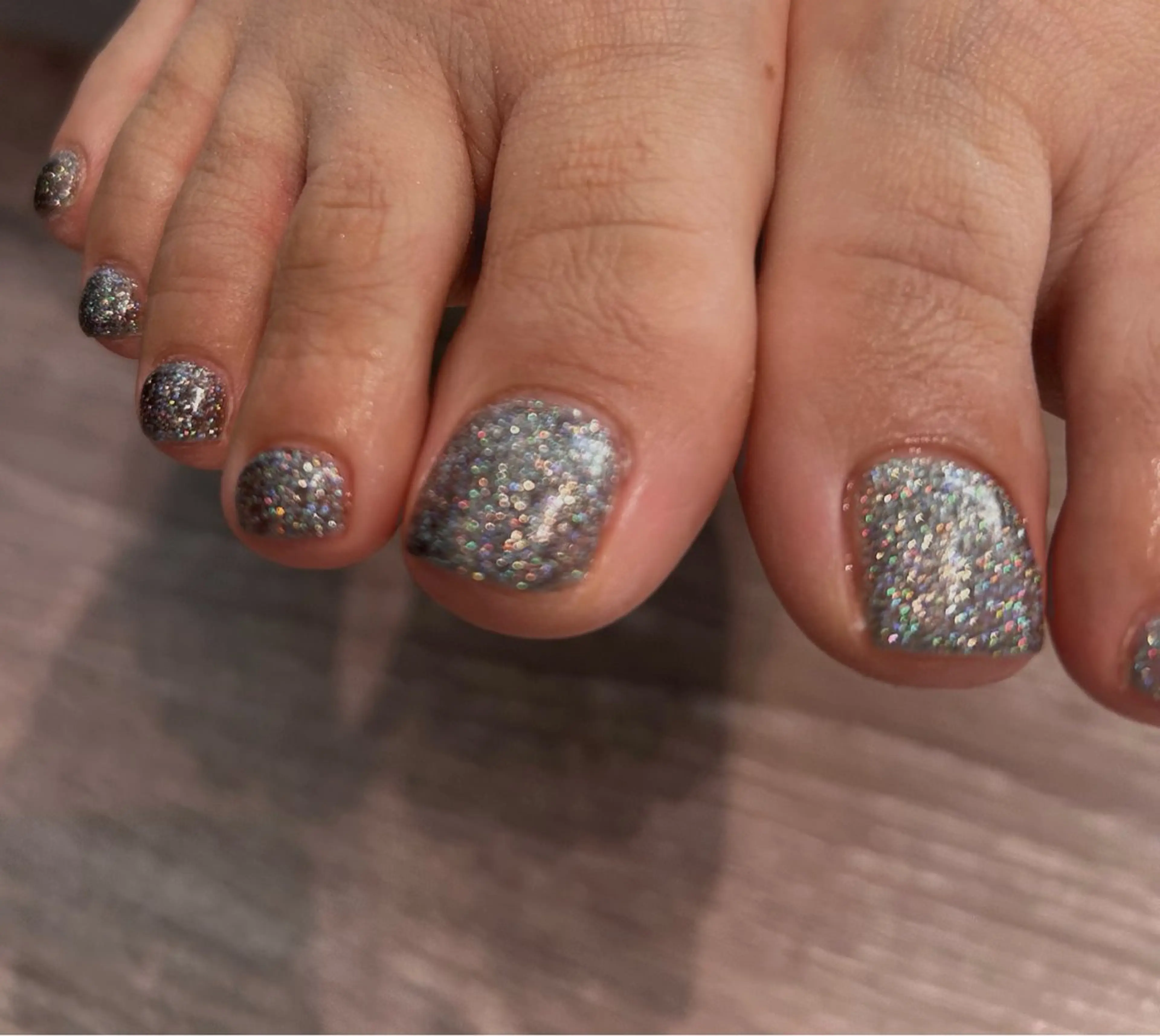 ネイル フラッシュネイル フットネイル DEEokazaki momona.Gのネイルデザイン