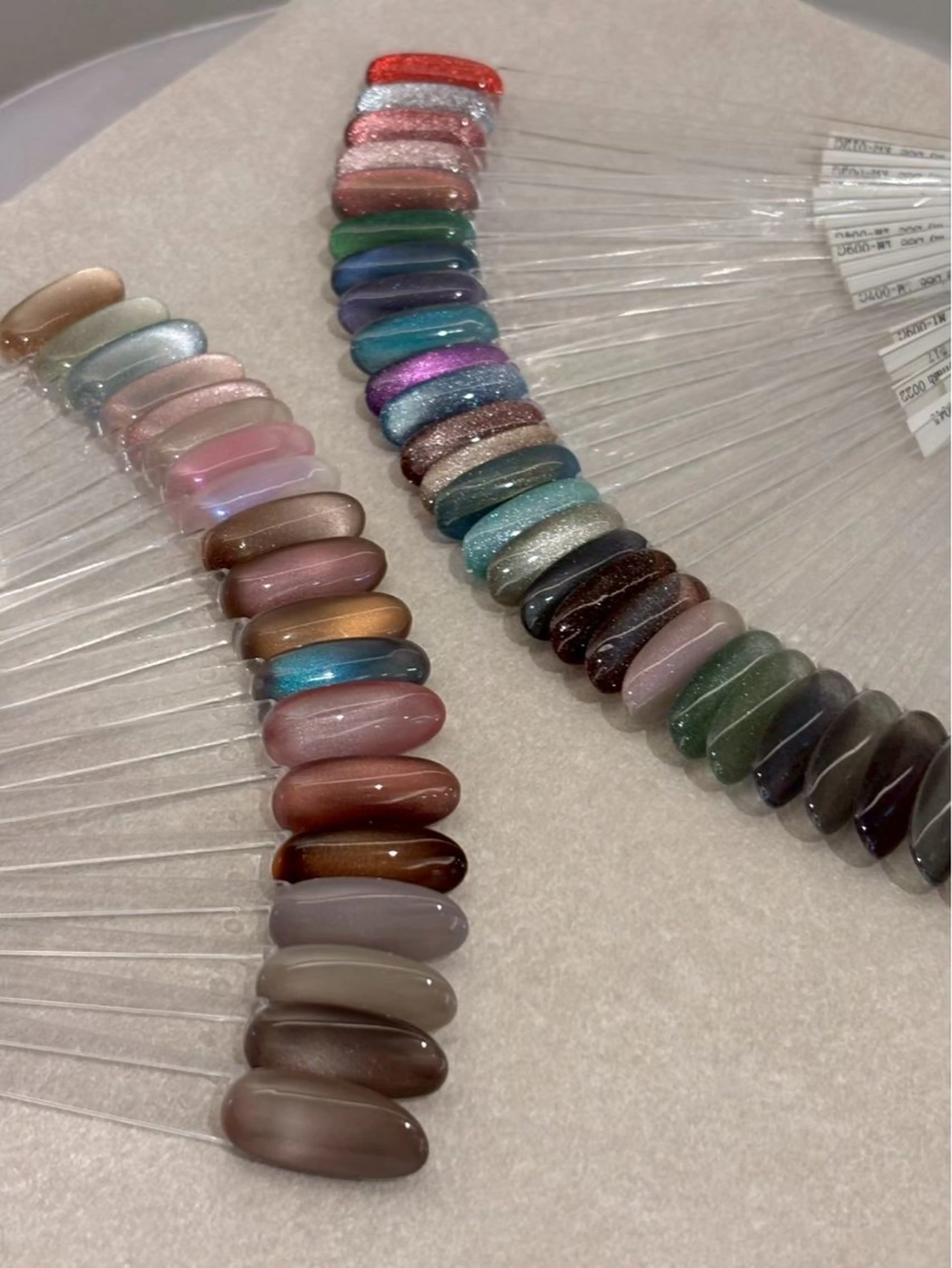 付け替えオフ無料✨️ハンドマグネットネイル💅ドライケア付き!約50色のマグネットからお選び頂けます✨の写真