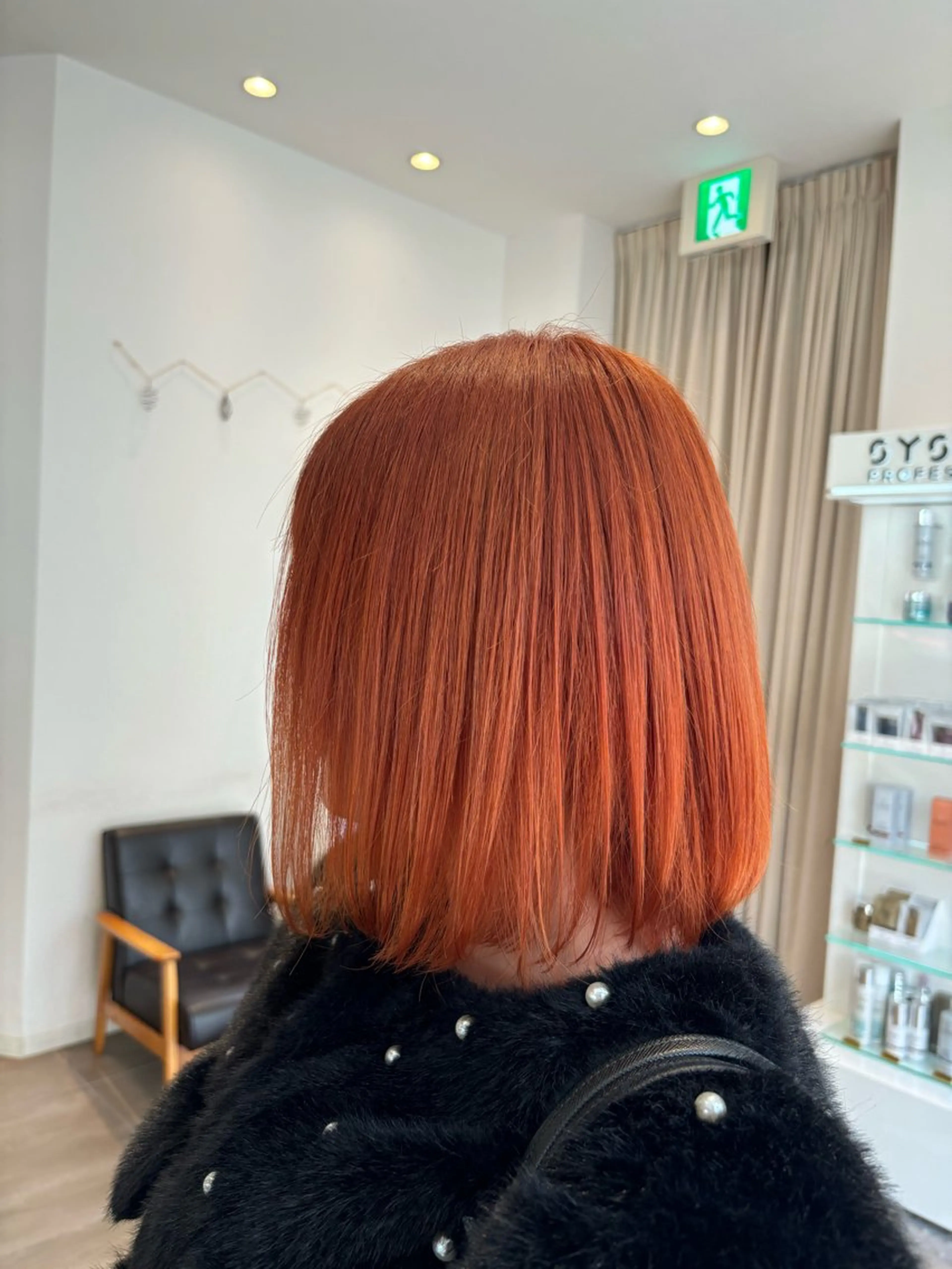 カラー 岩岡 つなみのヘアスタイル