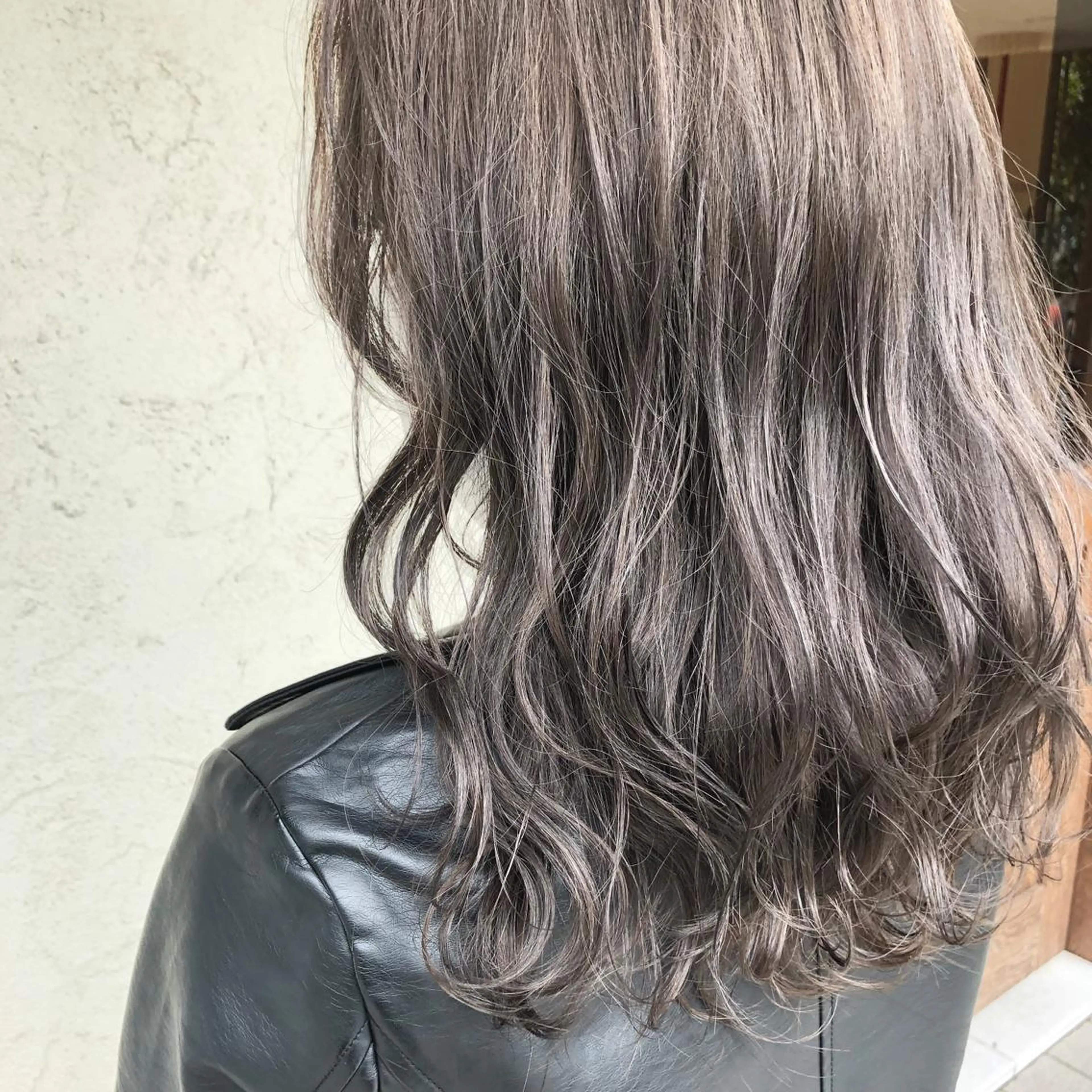 ミディアム カット ヘアカラー トリートメント ヘアセット 艶髪育成サロン 京橋　shinのヘアスタイル