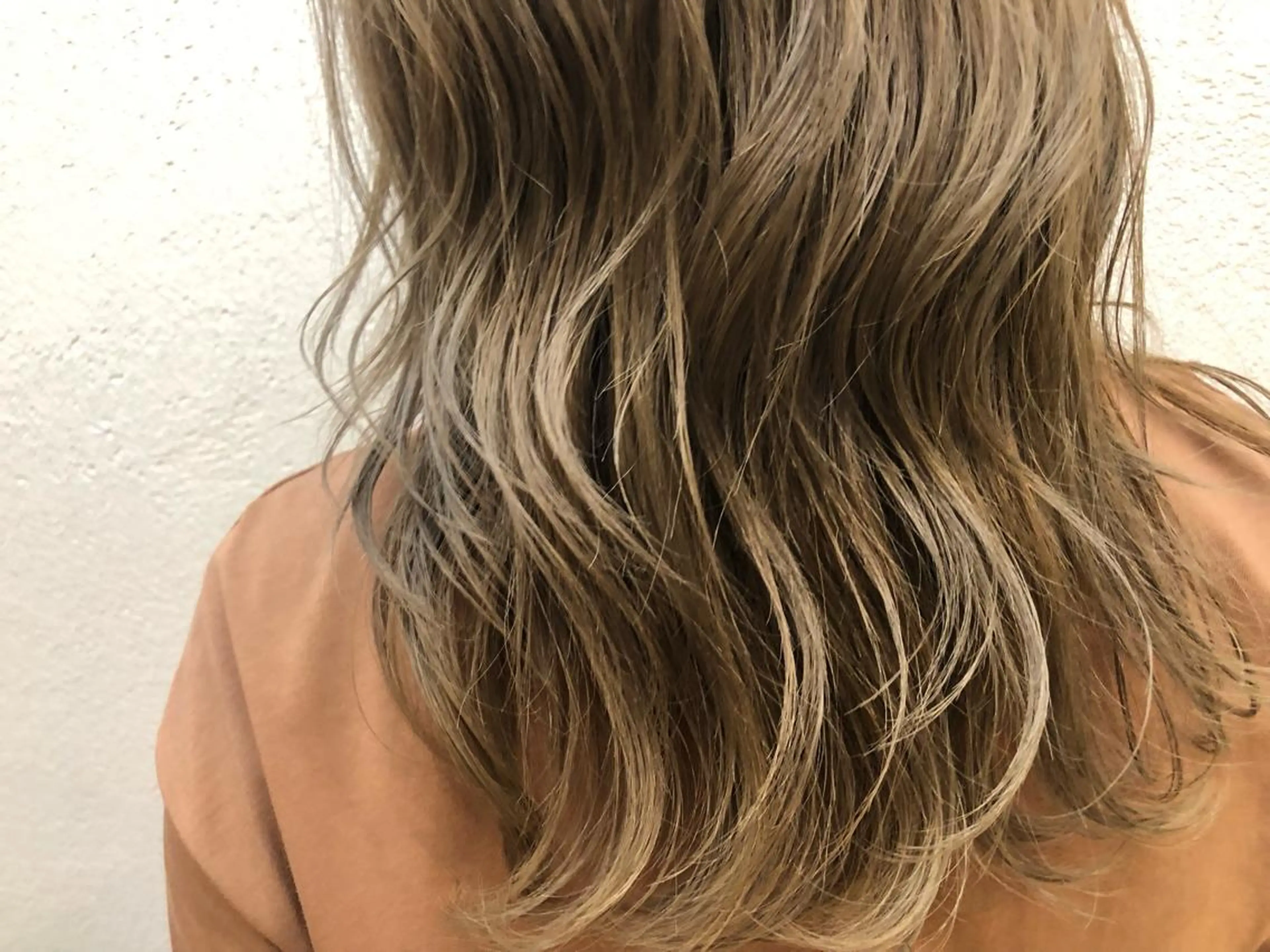 セミロング カット ヘアカラー 原田 英治のヘアスタイル