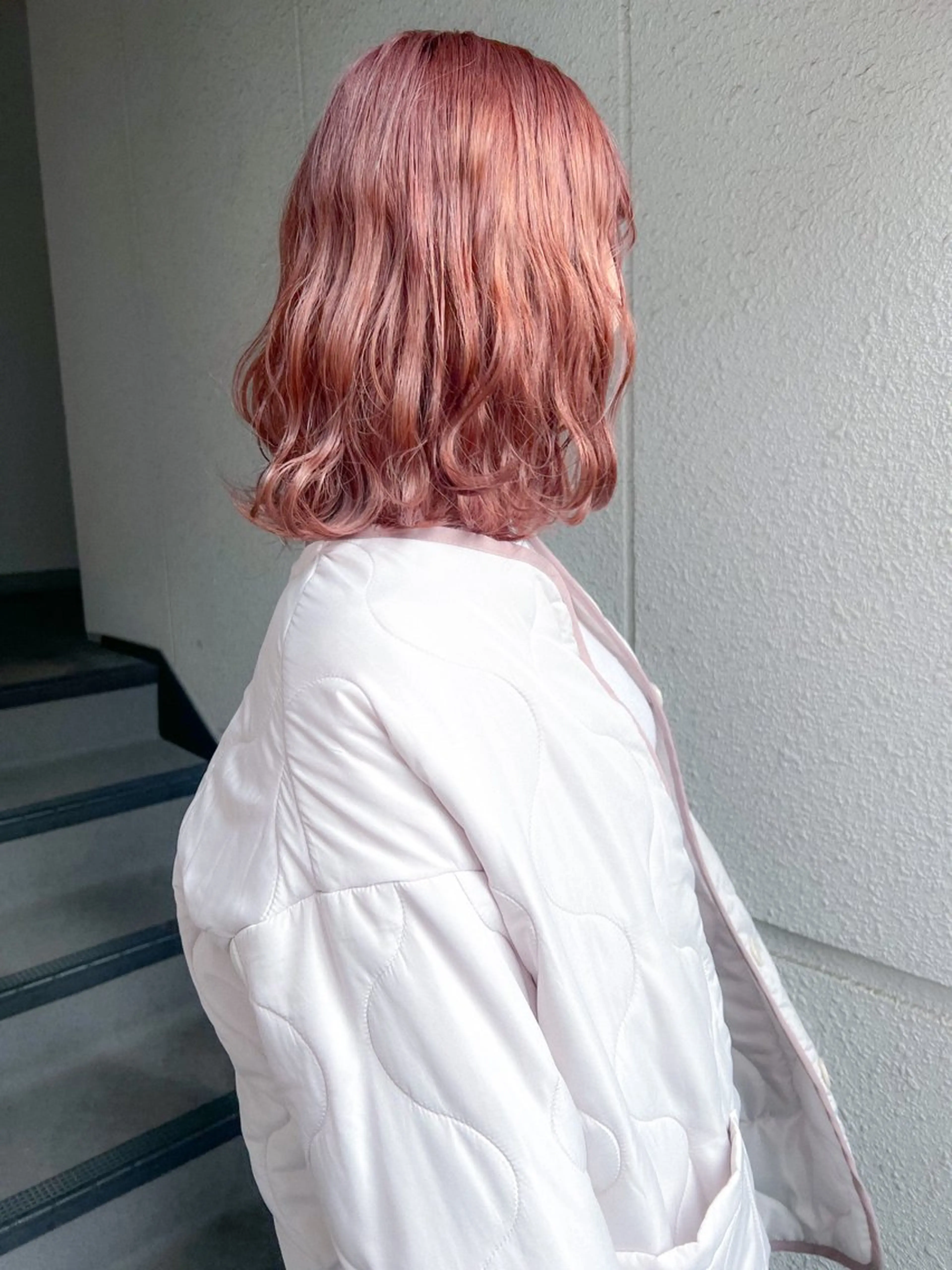 ミディアム カラー ブリーチ ブラウンカラー ピンクカラー ピンクブラウン くせ毛 ヘアカラー カラーパティシエ facce🌼ikoのヘアスタイル