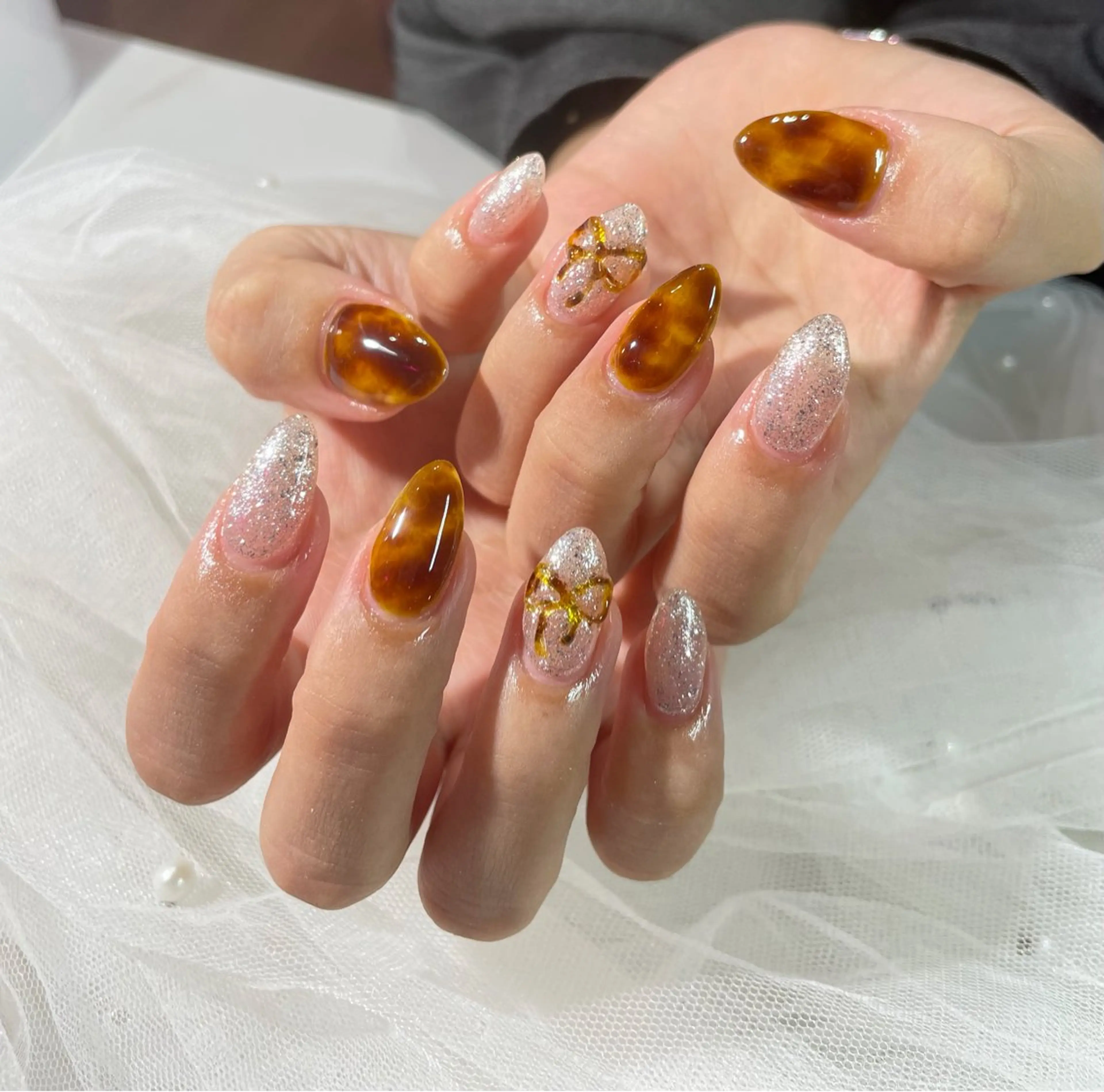 ネイル べっ甲ネイル Lowé いちごのネイルデザイン