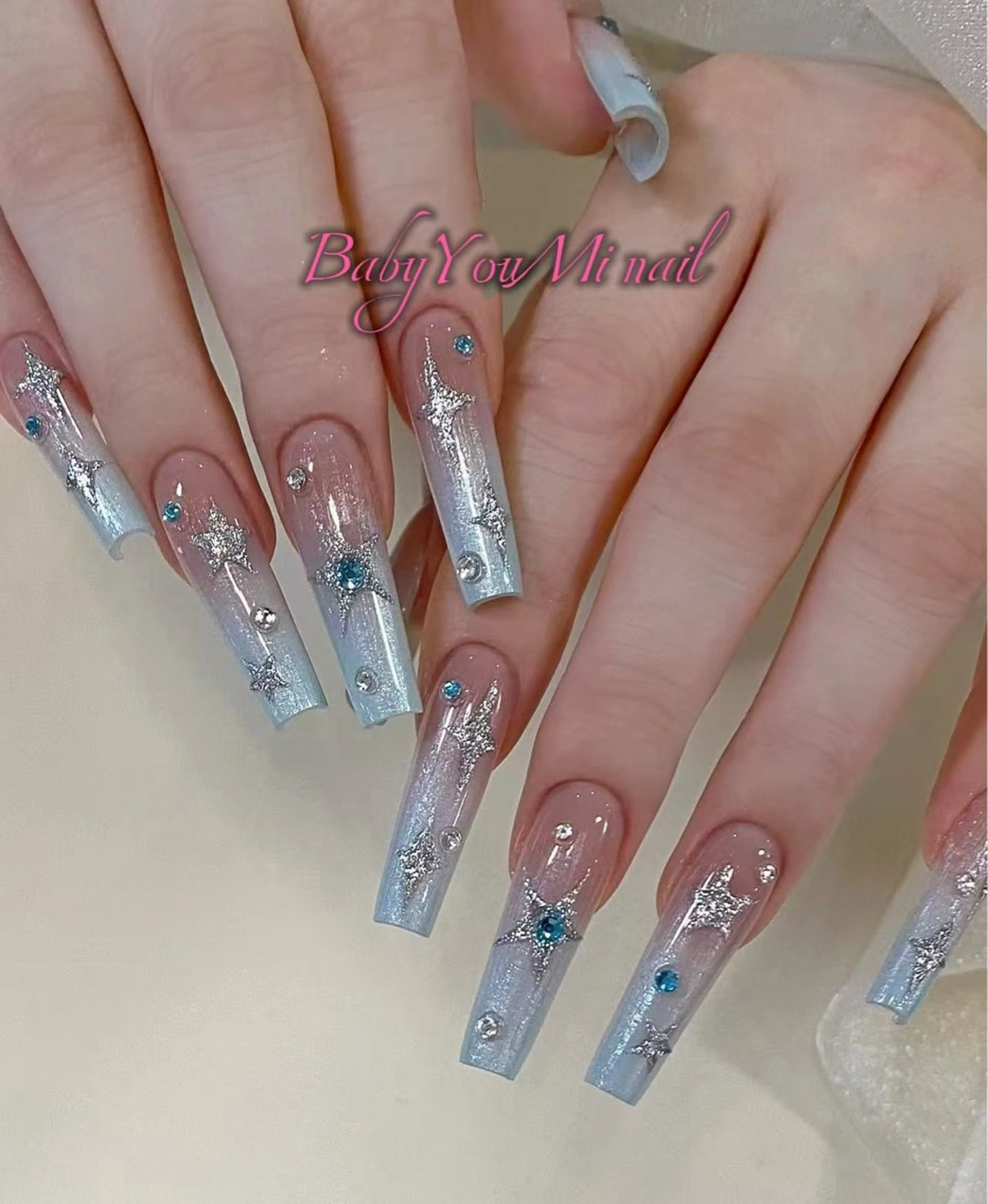 ネイル オーロラネイル フラワーネイル フットネイル フレンチネイル ジェルネイル ハンドネイル 相沢 さやかのネイルデザイン