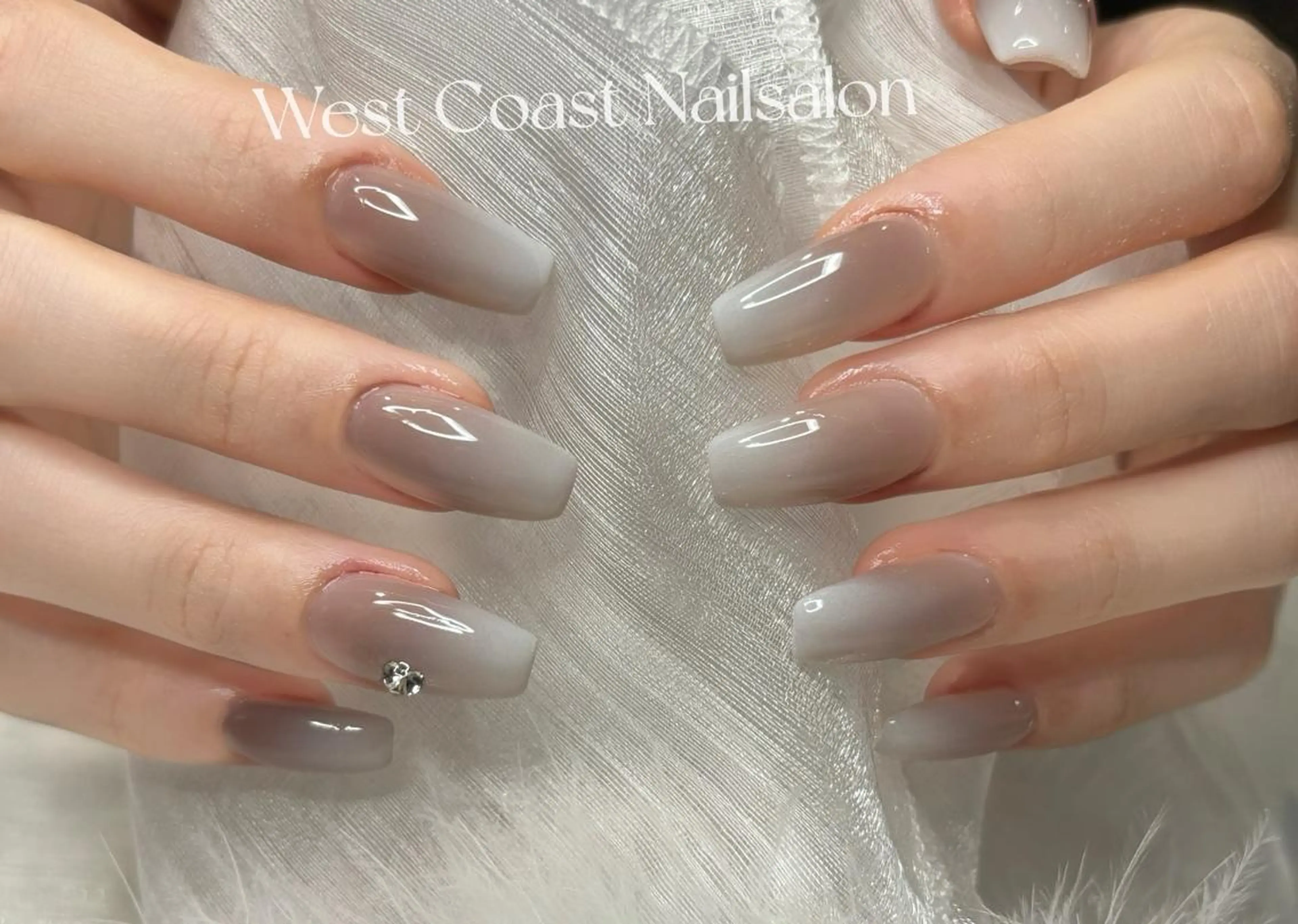 ネイル ニュアンスネイル オフィスネイル ツイードネイル 冬ネイル クリスマス リボン、ガーリー パーツ放題専門店のネイルデザイン